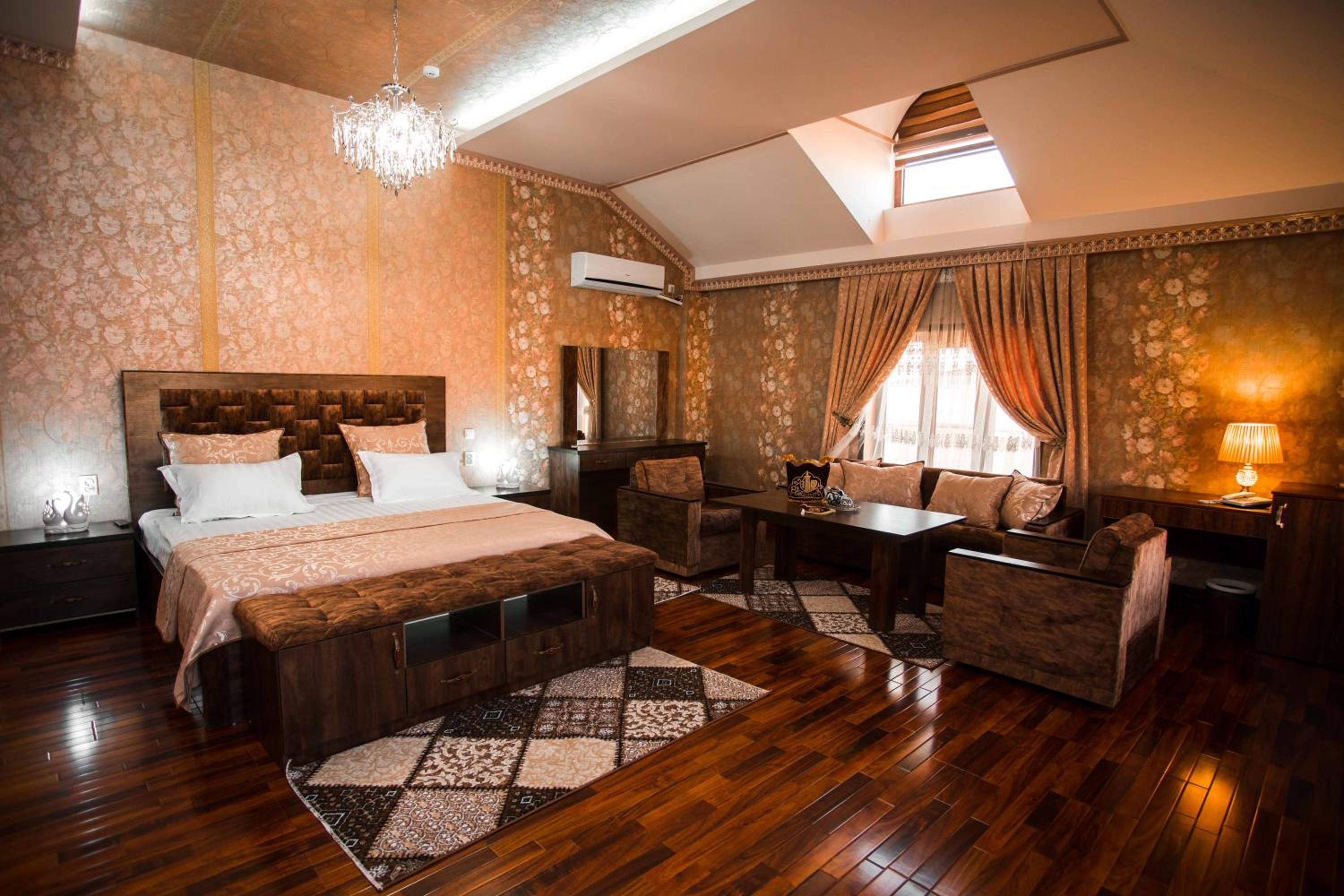 Superior King Room