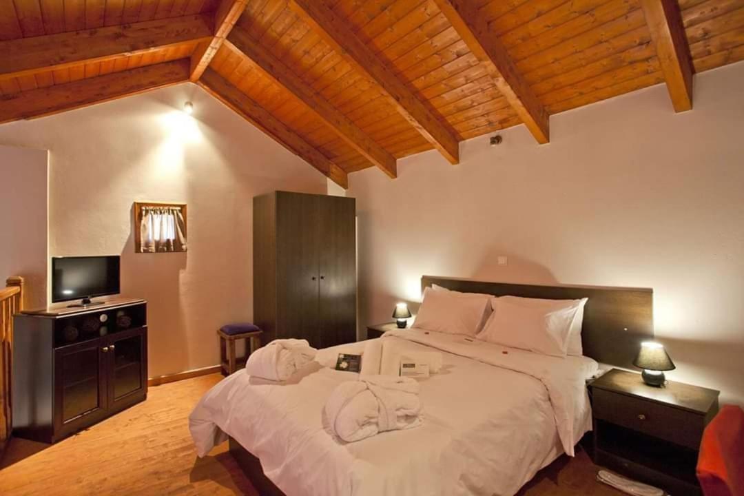 Quadruple Room with Mountain View - Photo 3