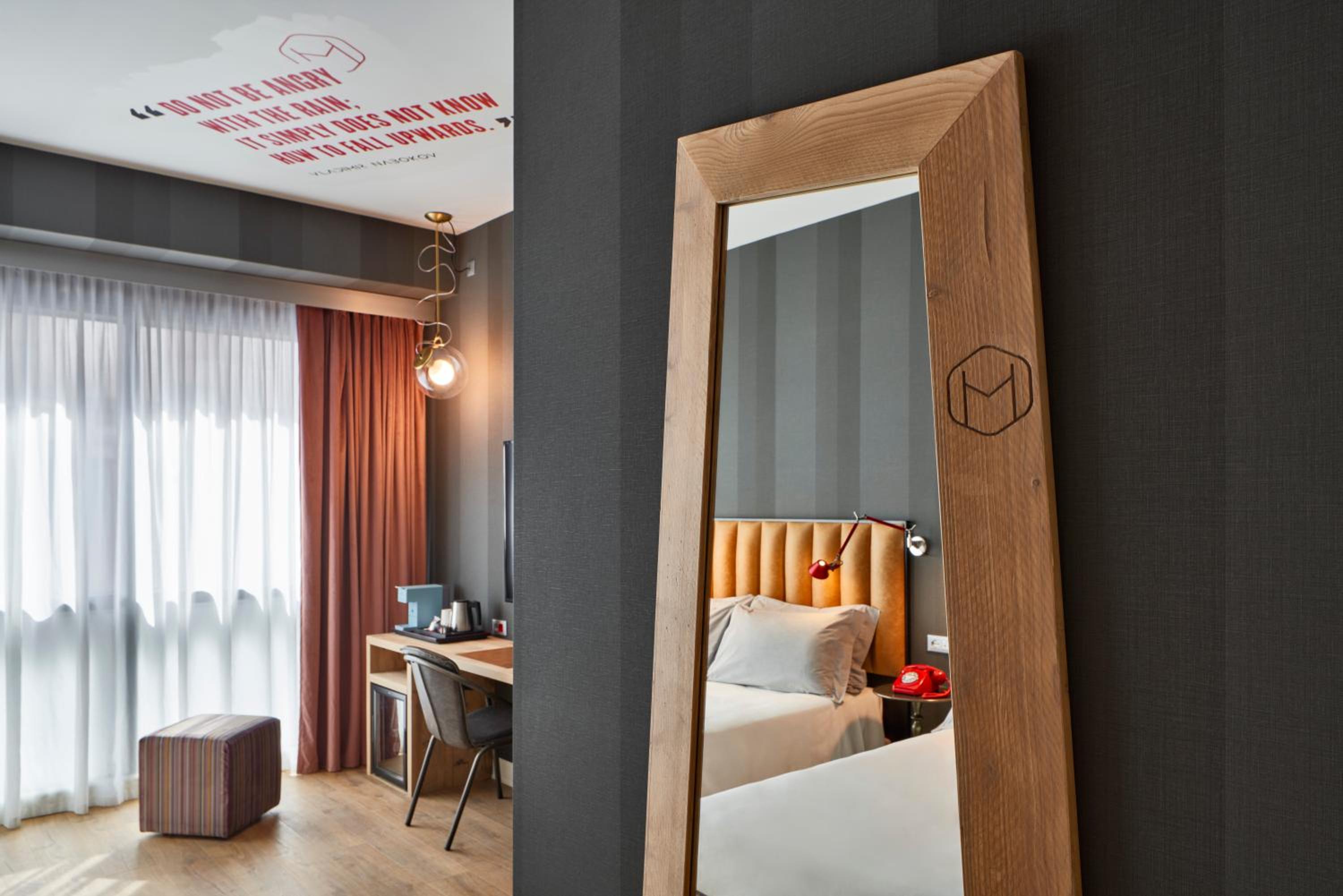 King Room with Two King Beds - Photo 3