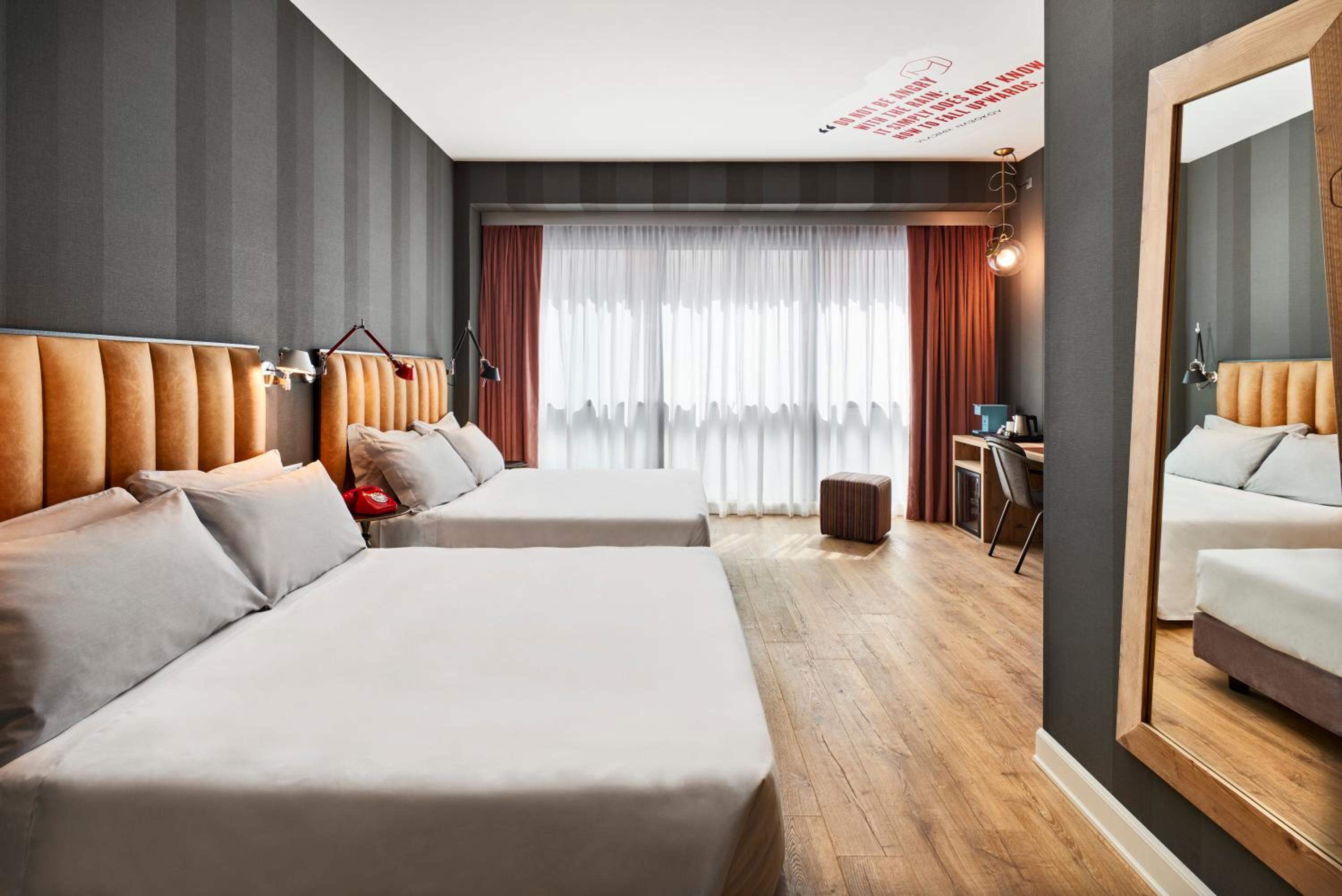 King Room with Two King Beds - Photo 2
