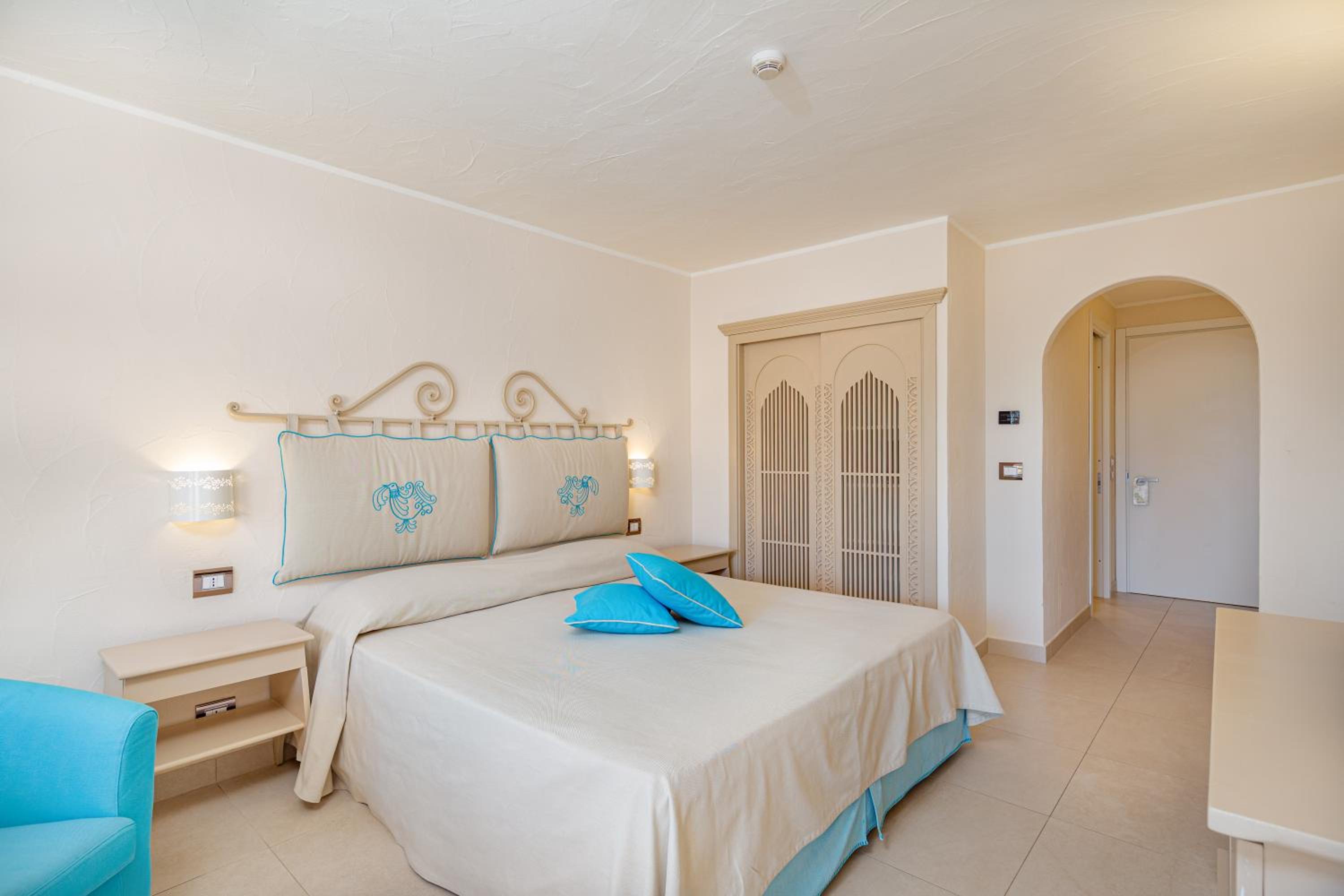 Double Room with Sea View - Photo 22