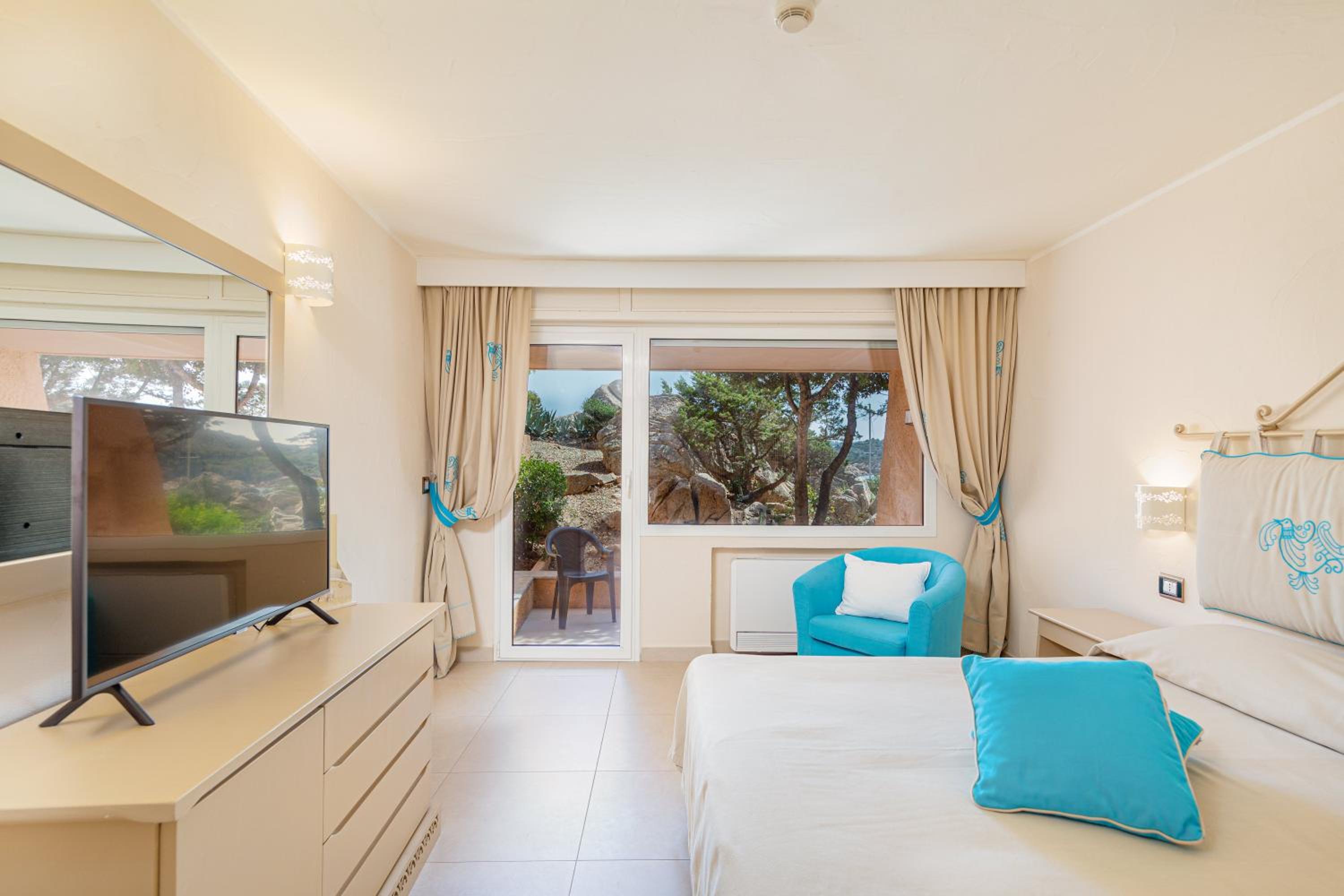 Prestige Double Room with Partial Sea View - Photo 23