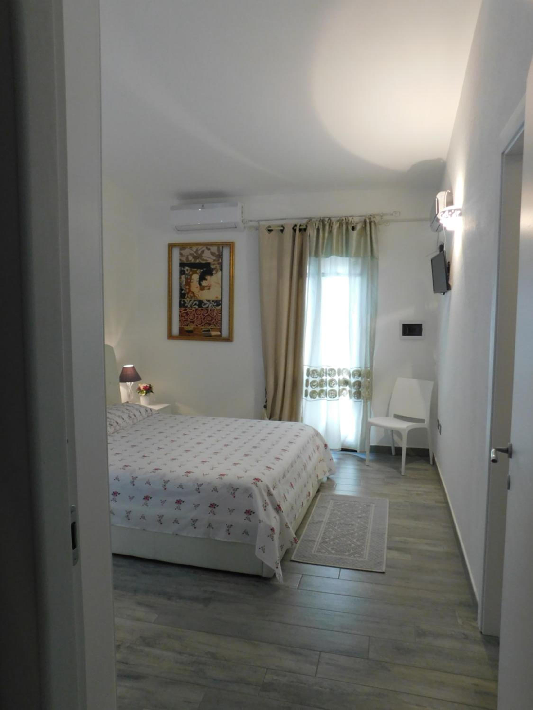 Deluxe Junior Suite - Photo 5