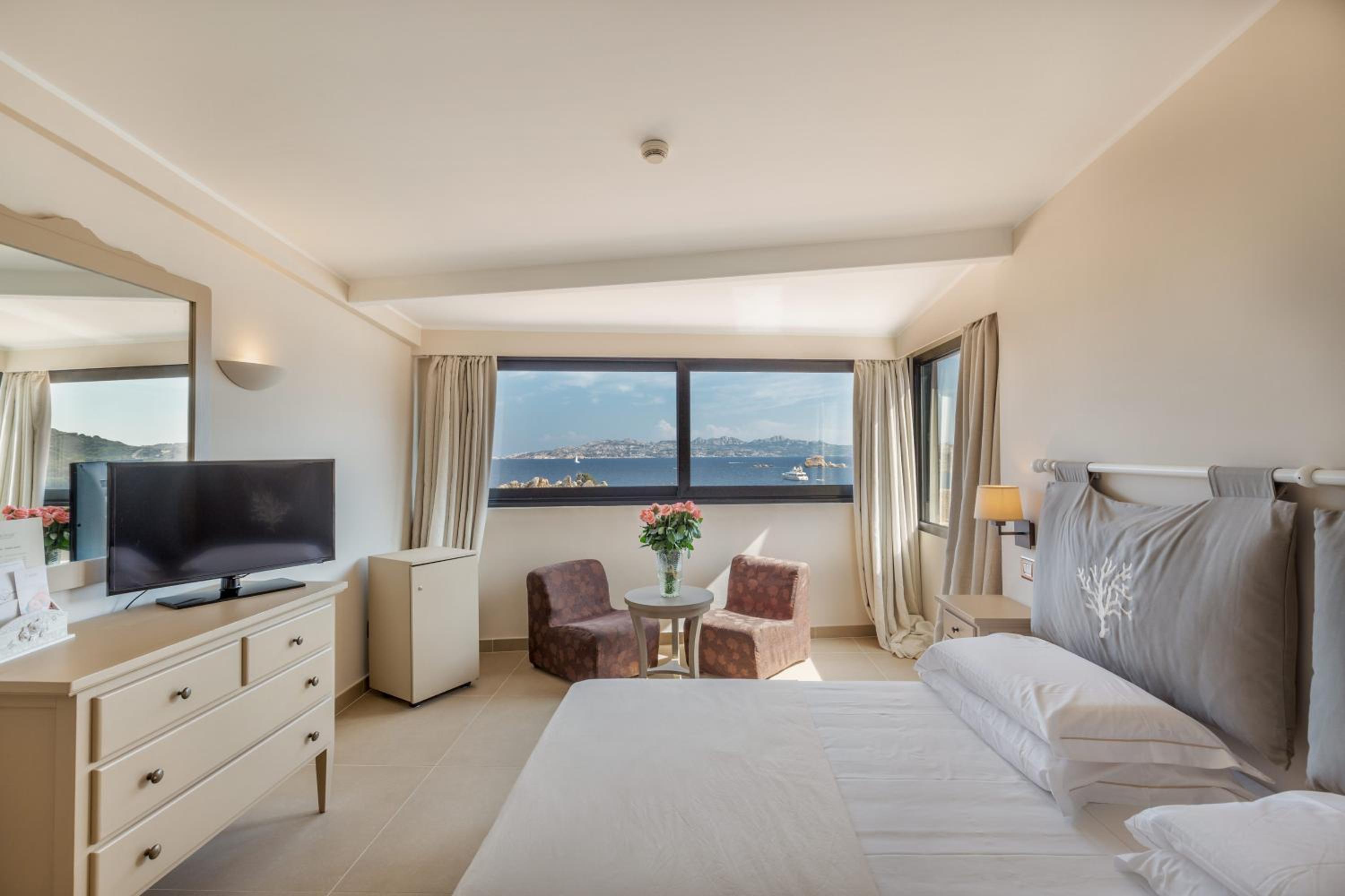 Double Room with Sea View - Photo 2