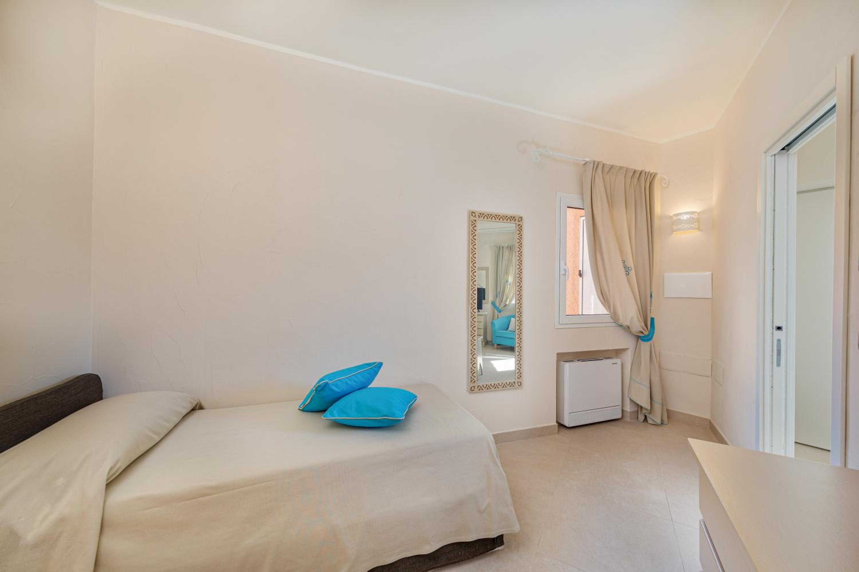 Prestige Two Bedroom Family Room with Partial Sea View - Photo 10