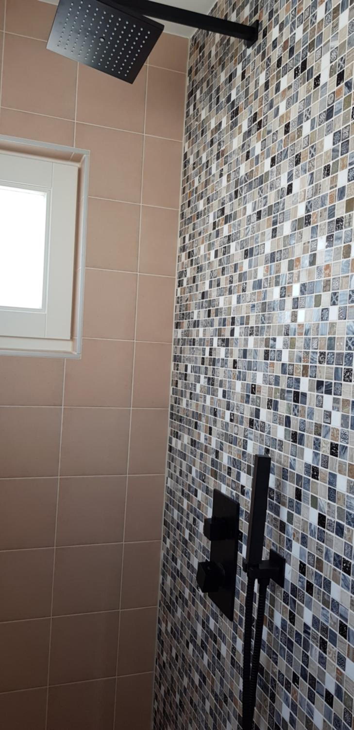 Apartment with Shower - Photo 6