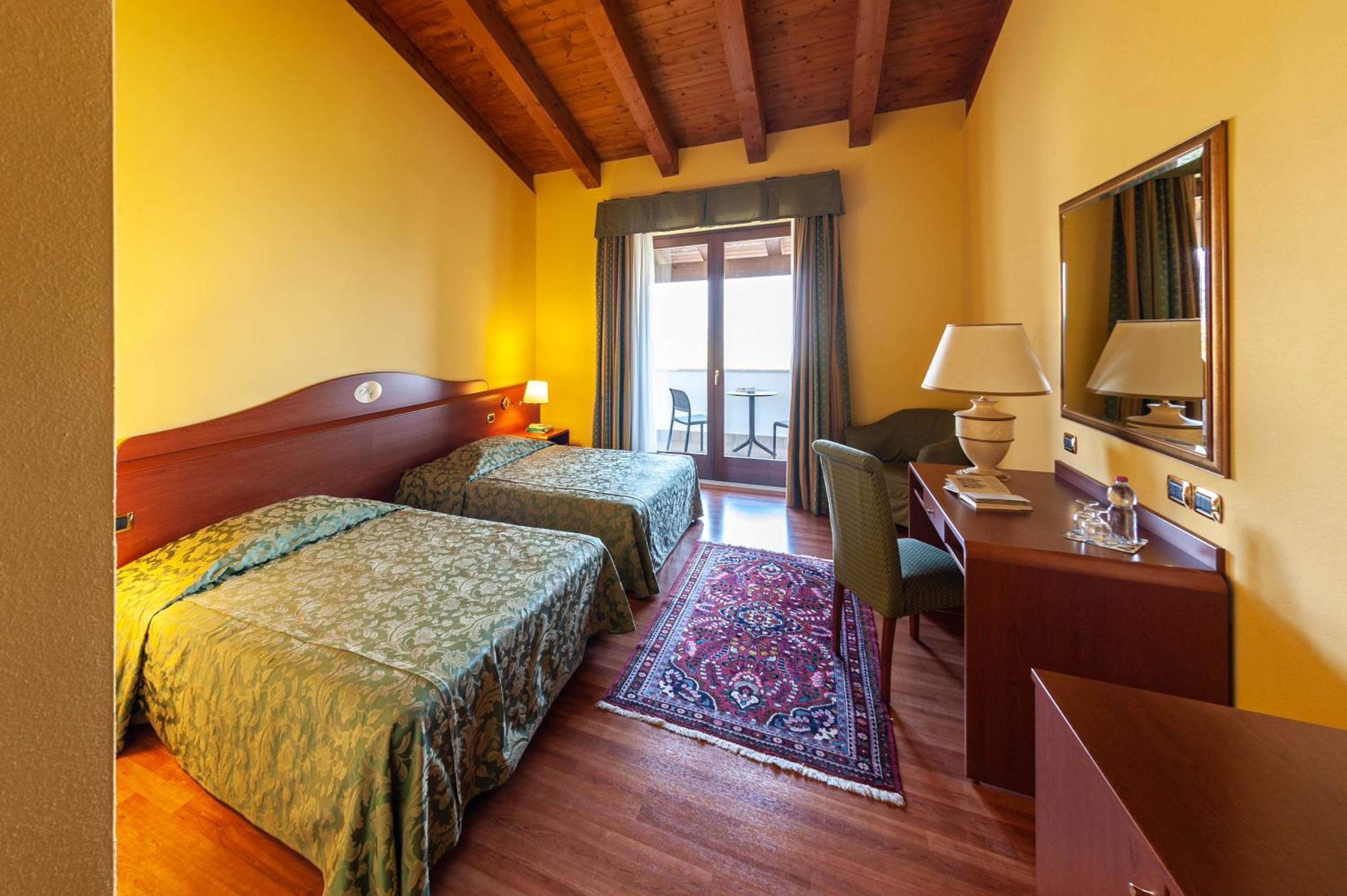 Double or Twin Room with City View photo 1