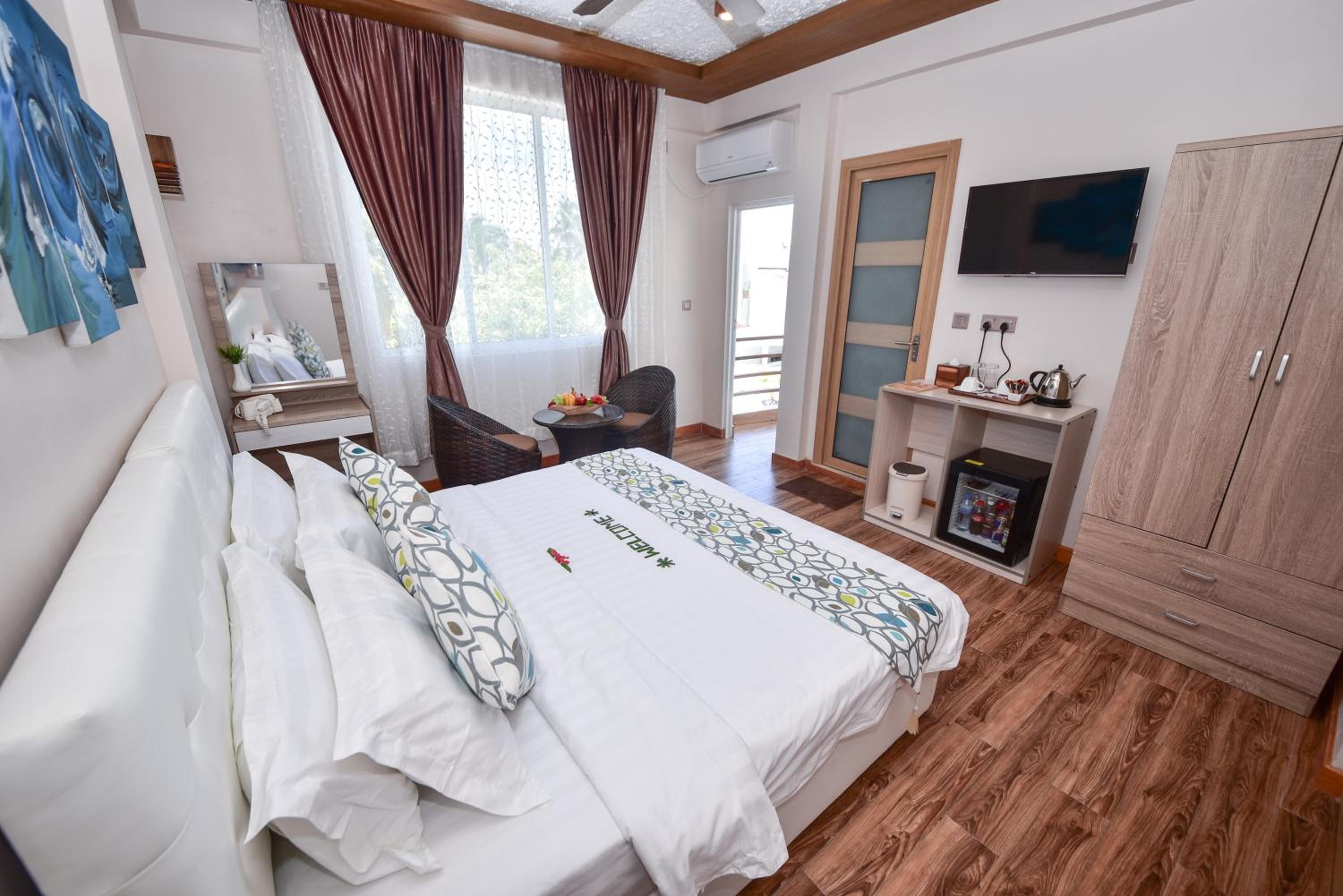 Deluxe Double Room - Photo 8