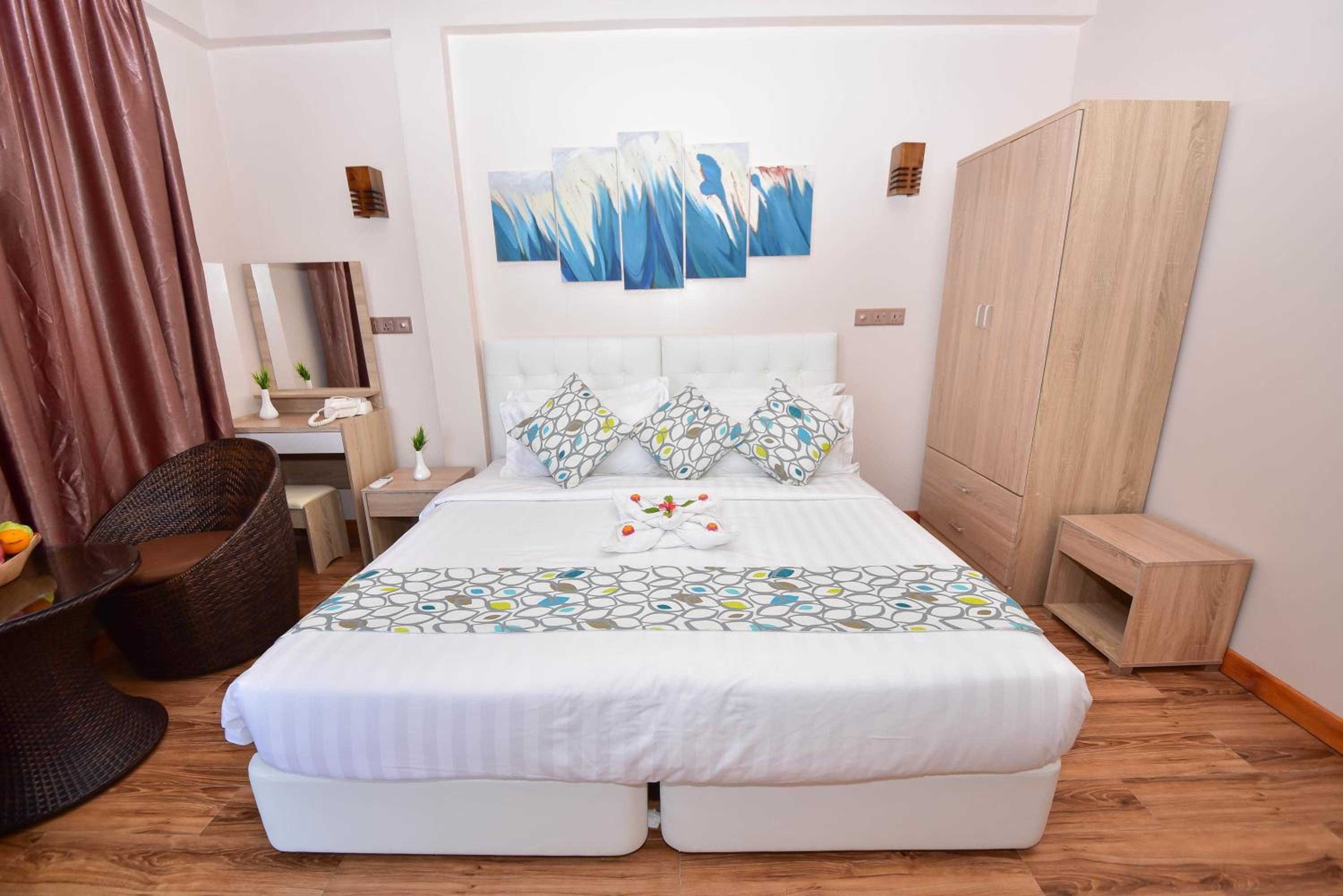 Standard Triple Room - Photo 8