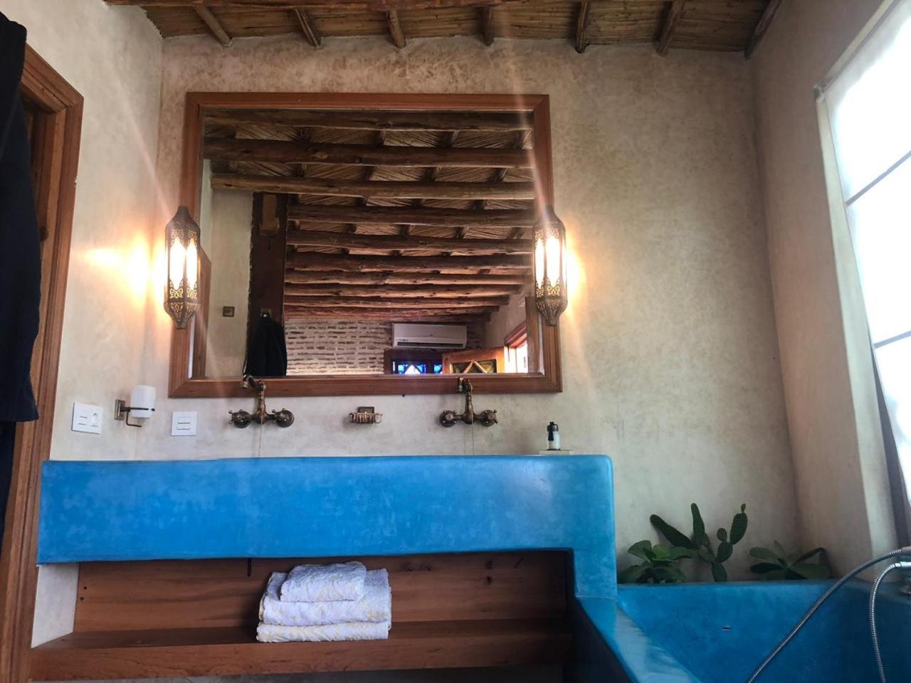 Double Room with Sea View - Photo 8