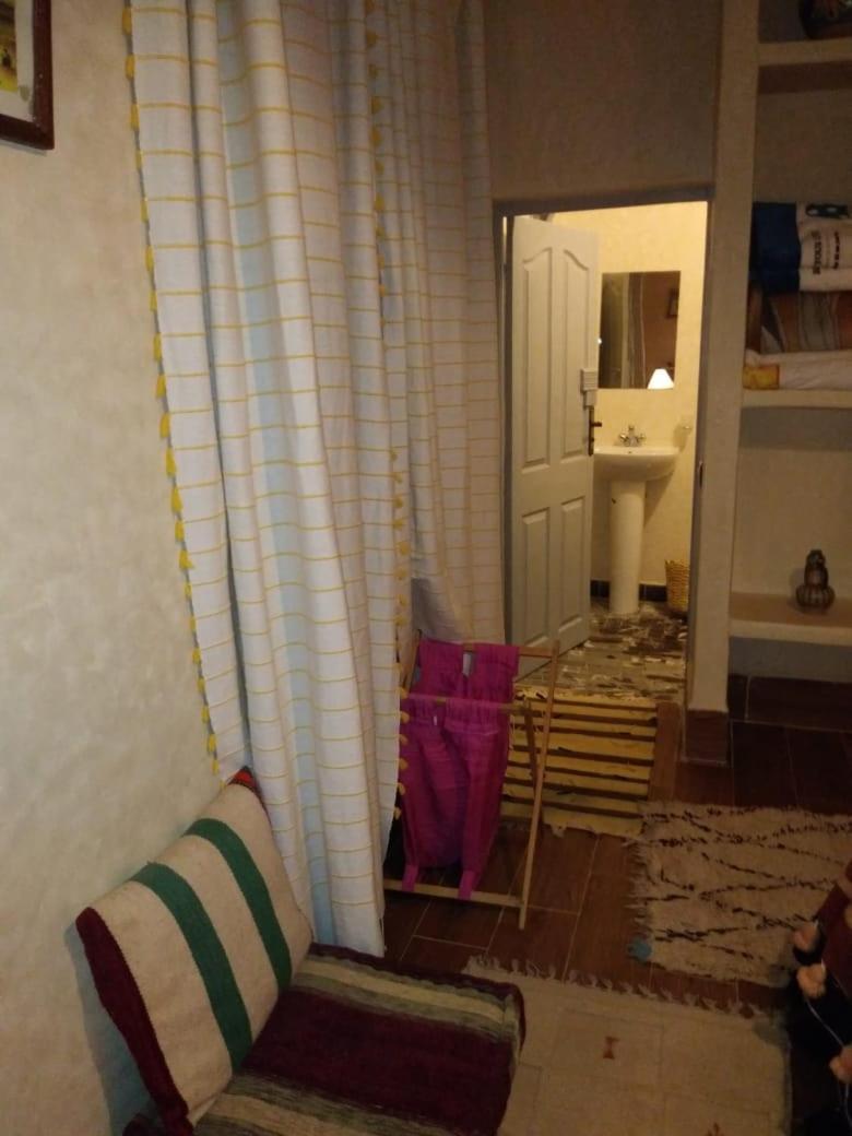 Large Double Room - Photo 3