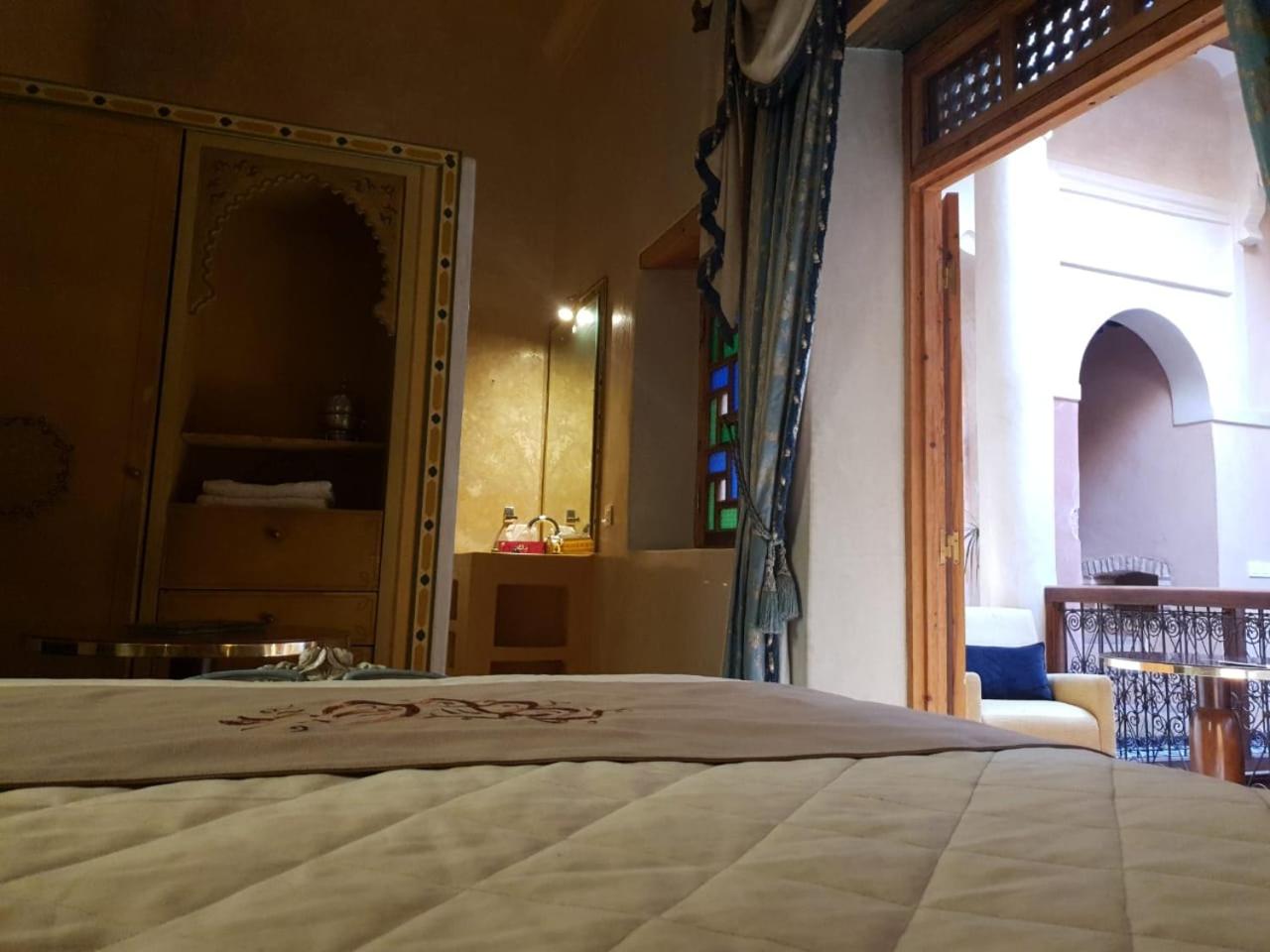 Deluxe Double Room - Photo 9