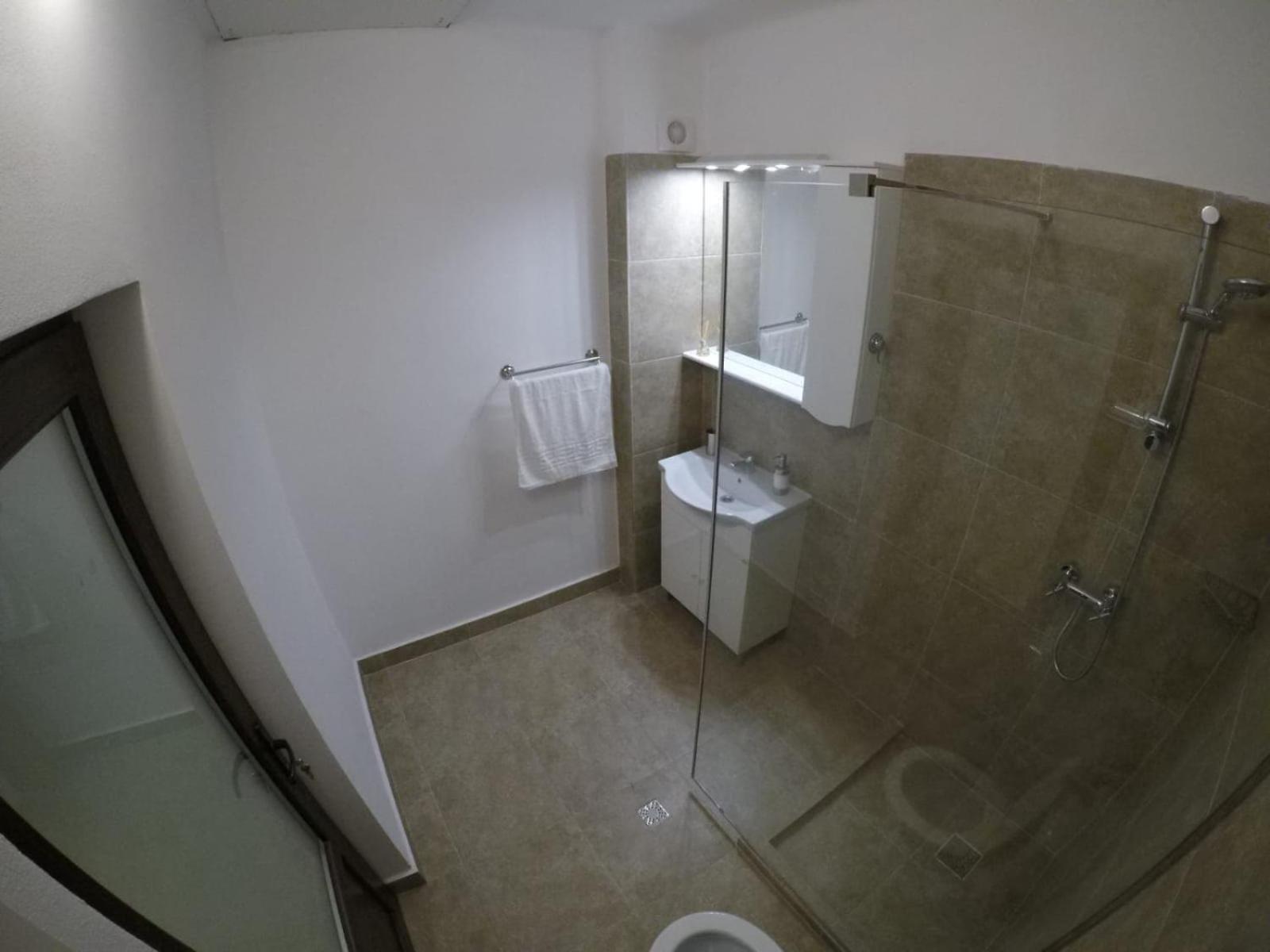 Deluxe Double Room with Extra Bed - Photo 5