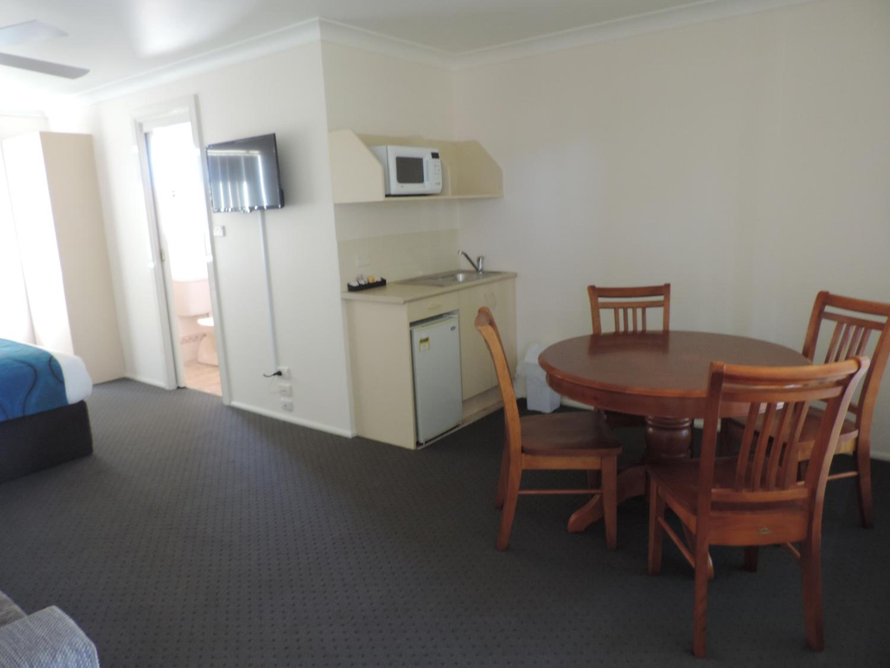 Studio Room - Upstairs - Photo 4