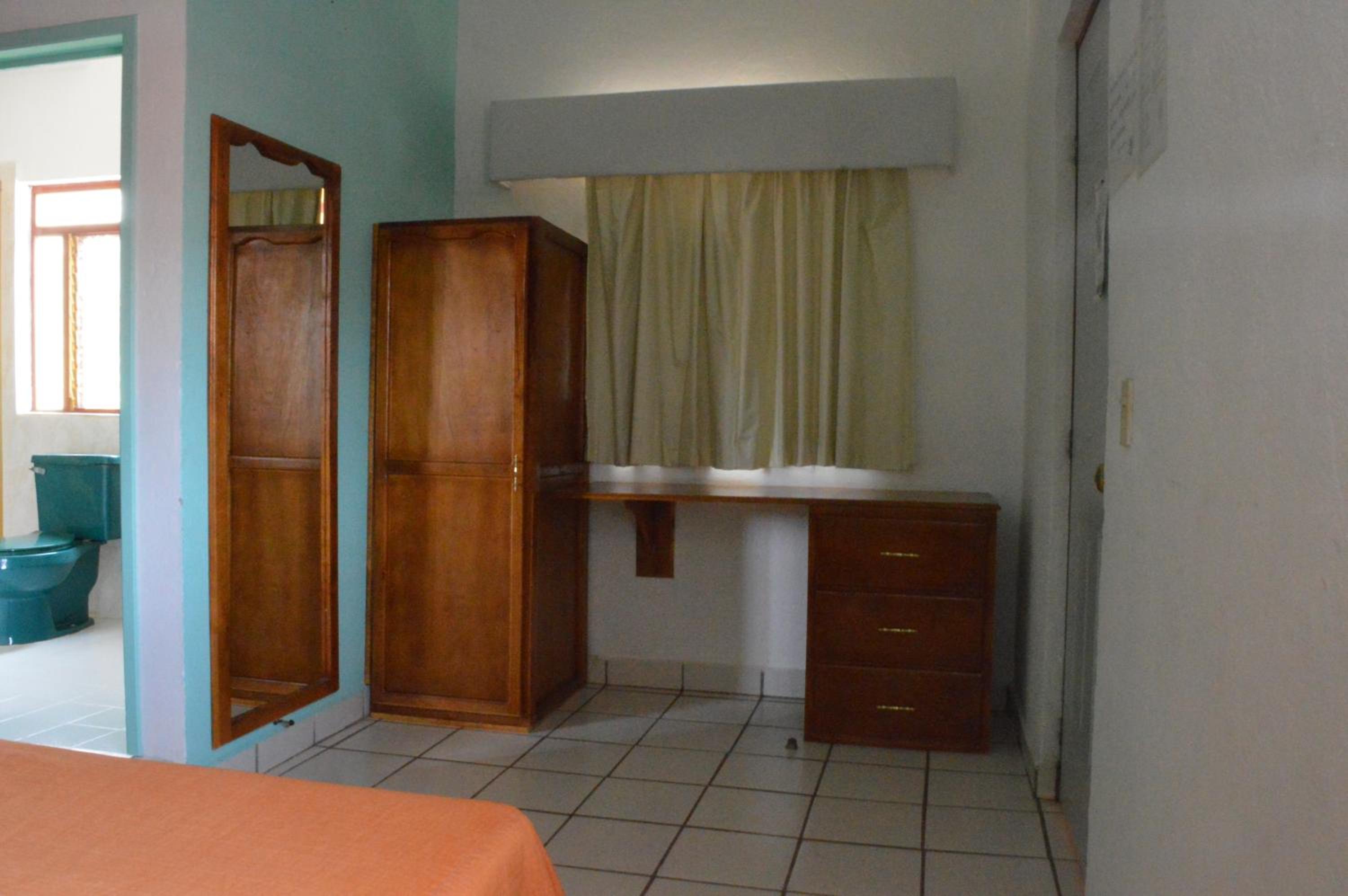 Economy Twin Room photo 1