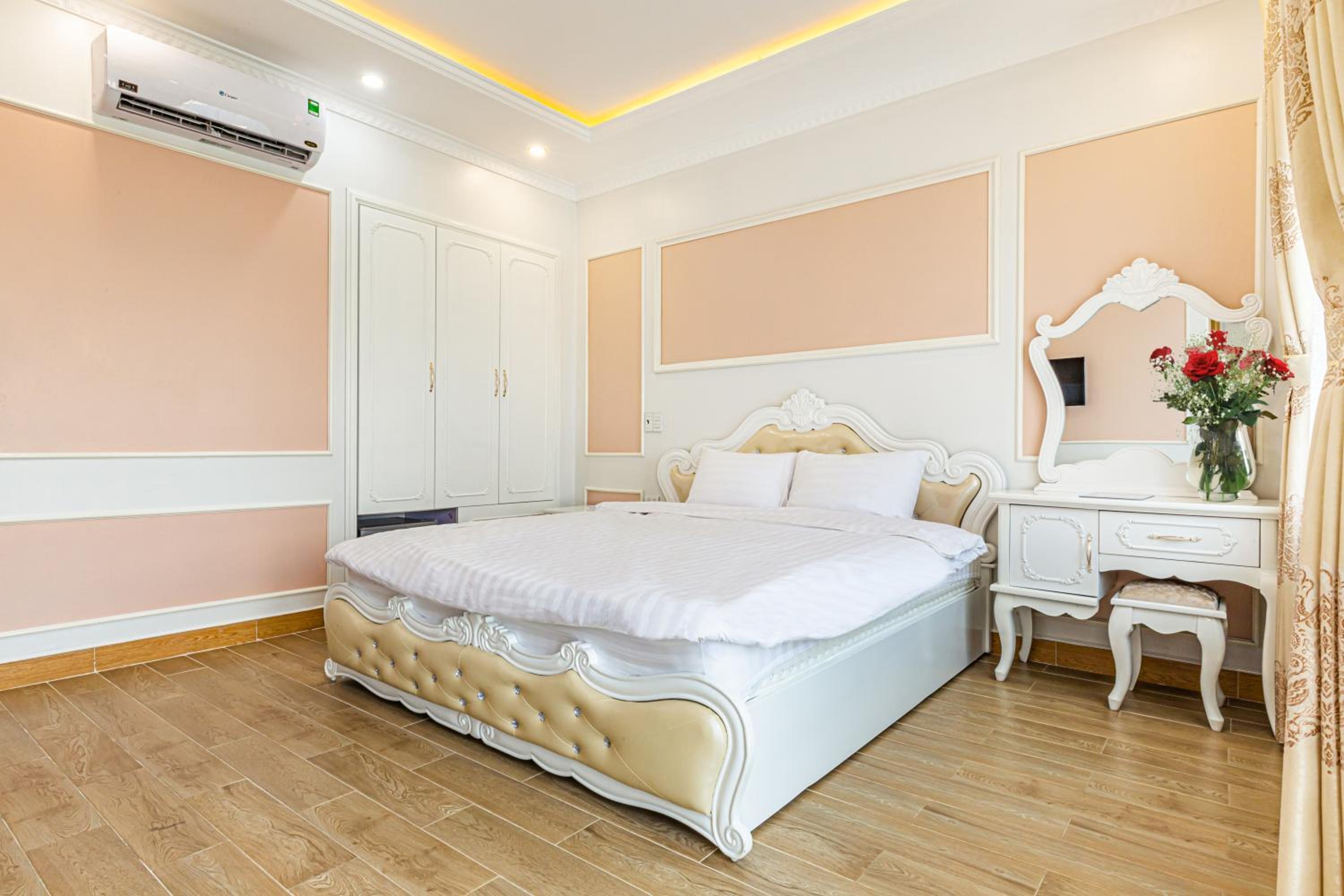 Deluxe Double Room with Bath photo 3