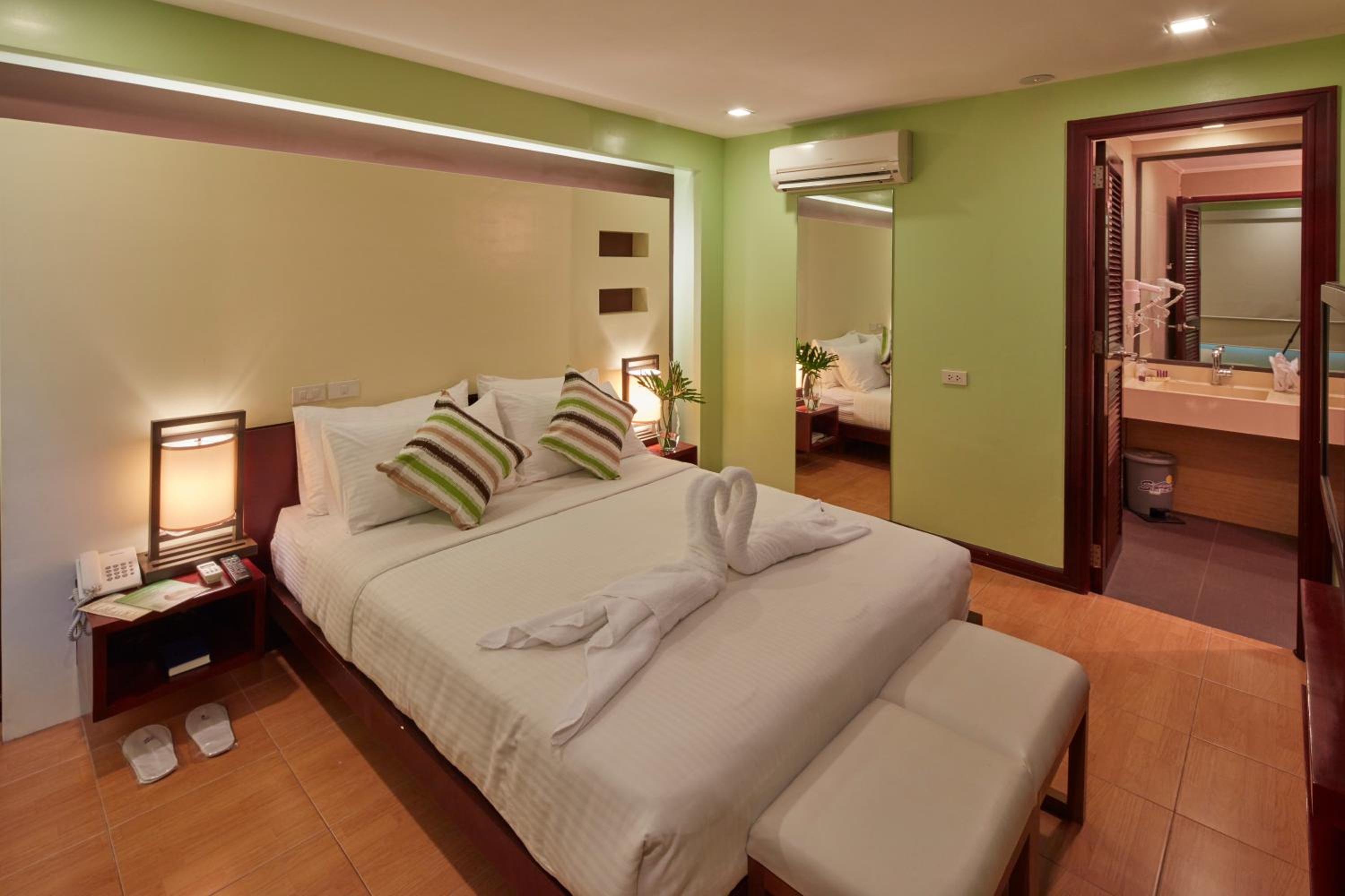 Penthouse Apartment - Photo 3