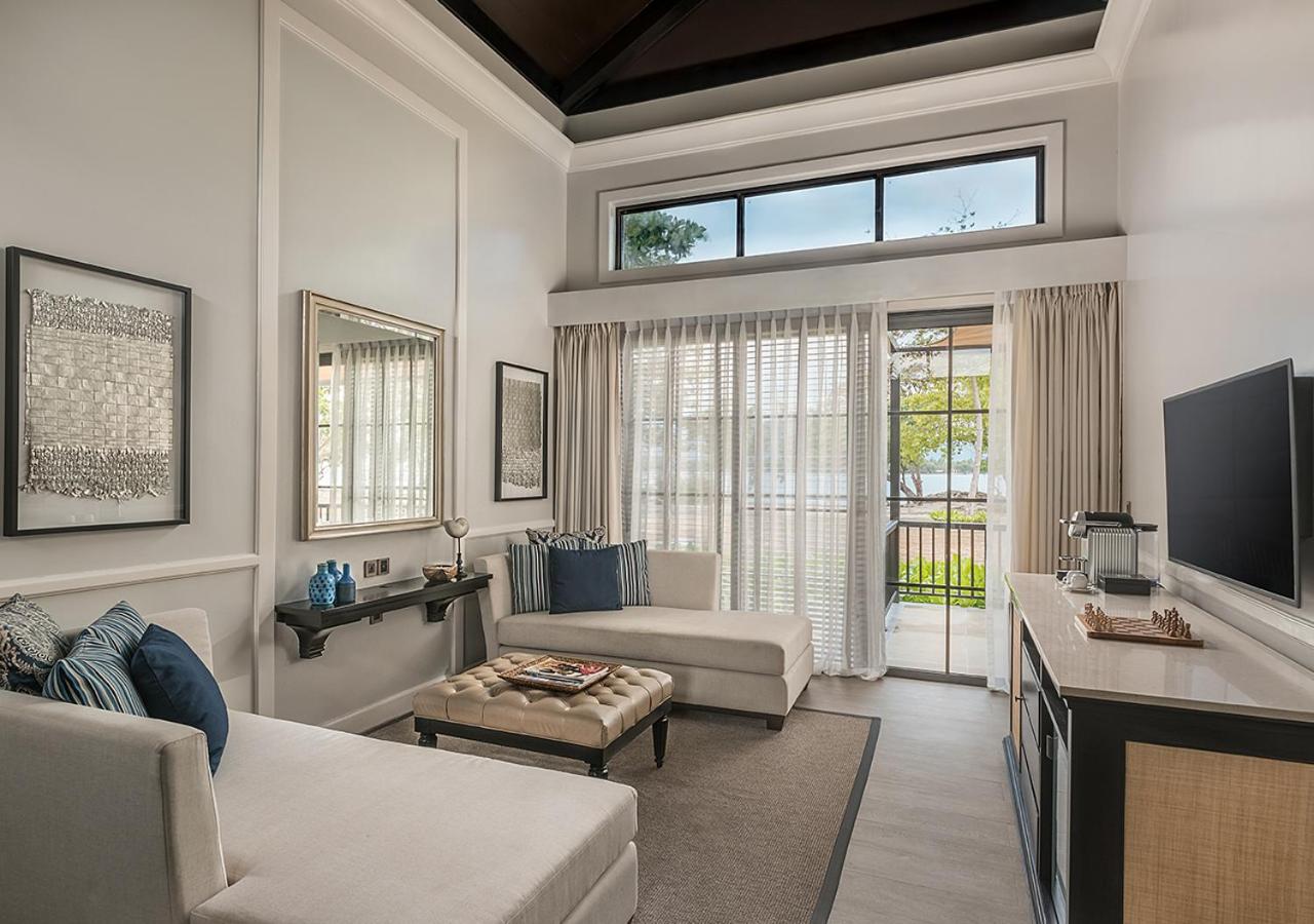 One Bedroom Ocean Suite with Pool - Photo 5