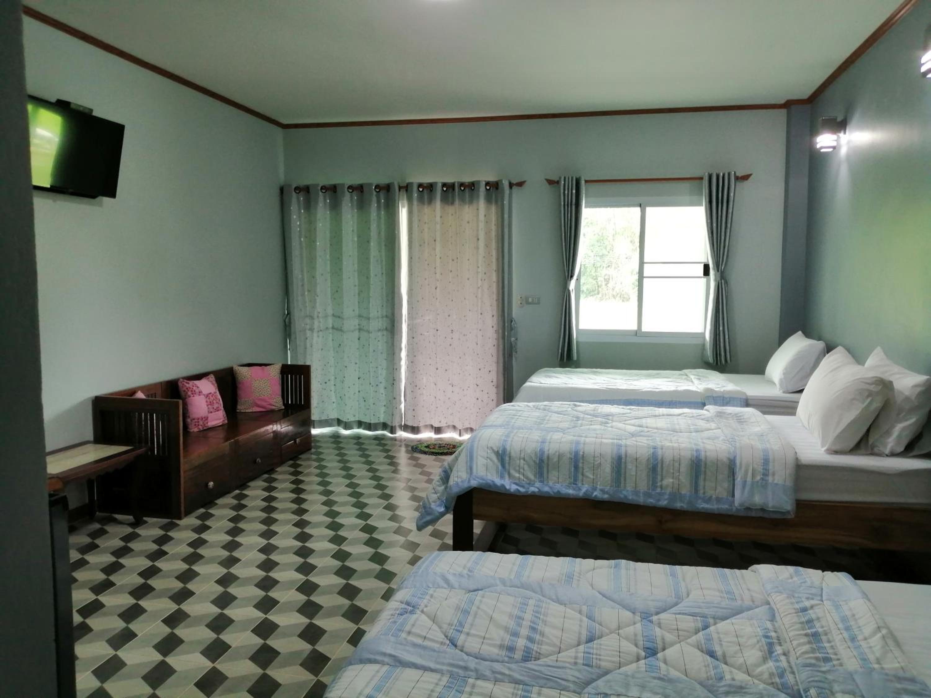 Comfort Triple Room with Shower - Photo 4