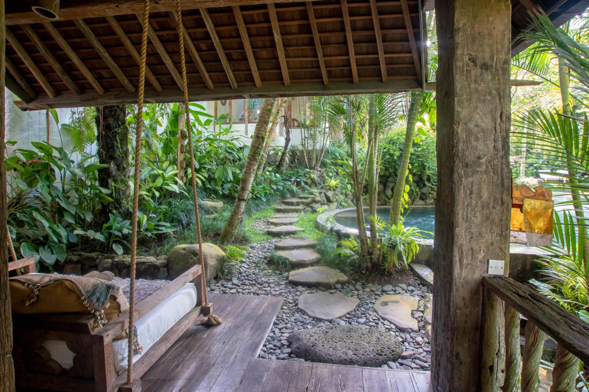 Longhouse Wooden Villa with Bathtub and Balcony  - Photo 8