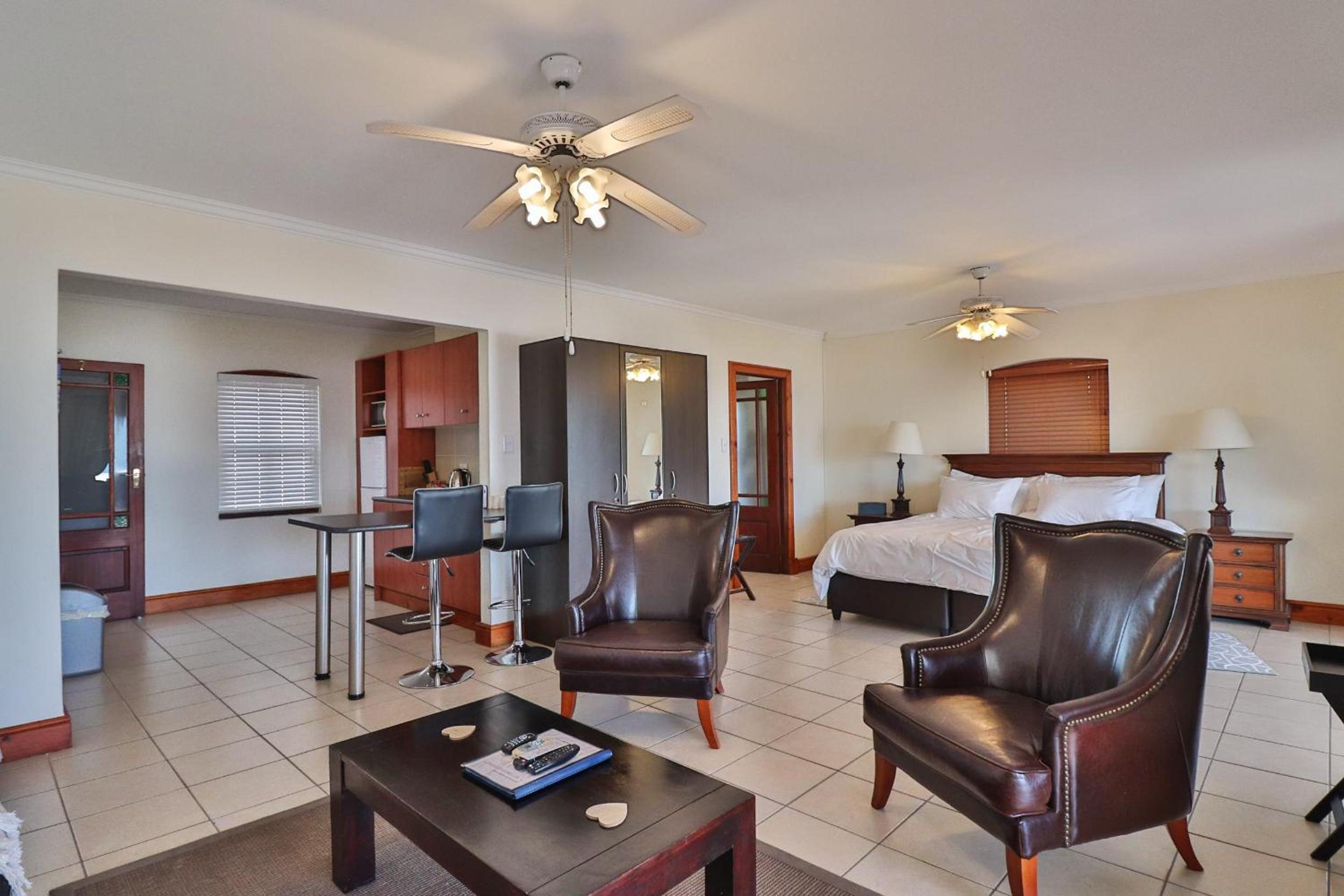 Penthouse Suite - 1 - Photo 1