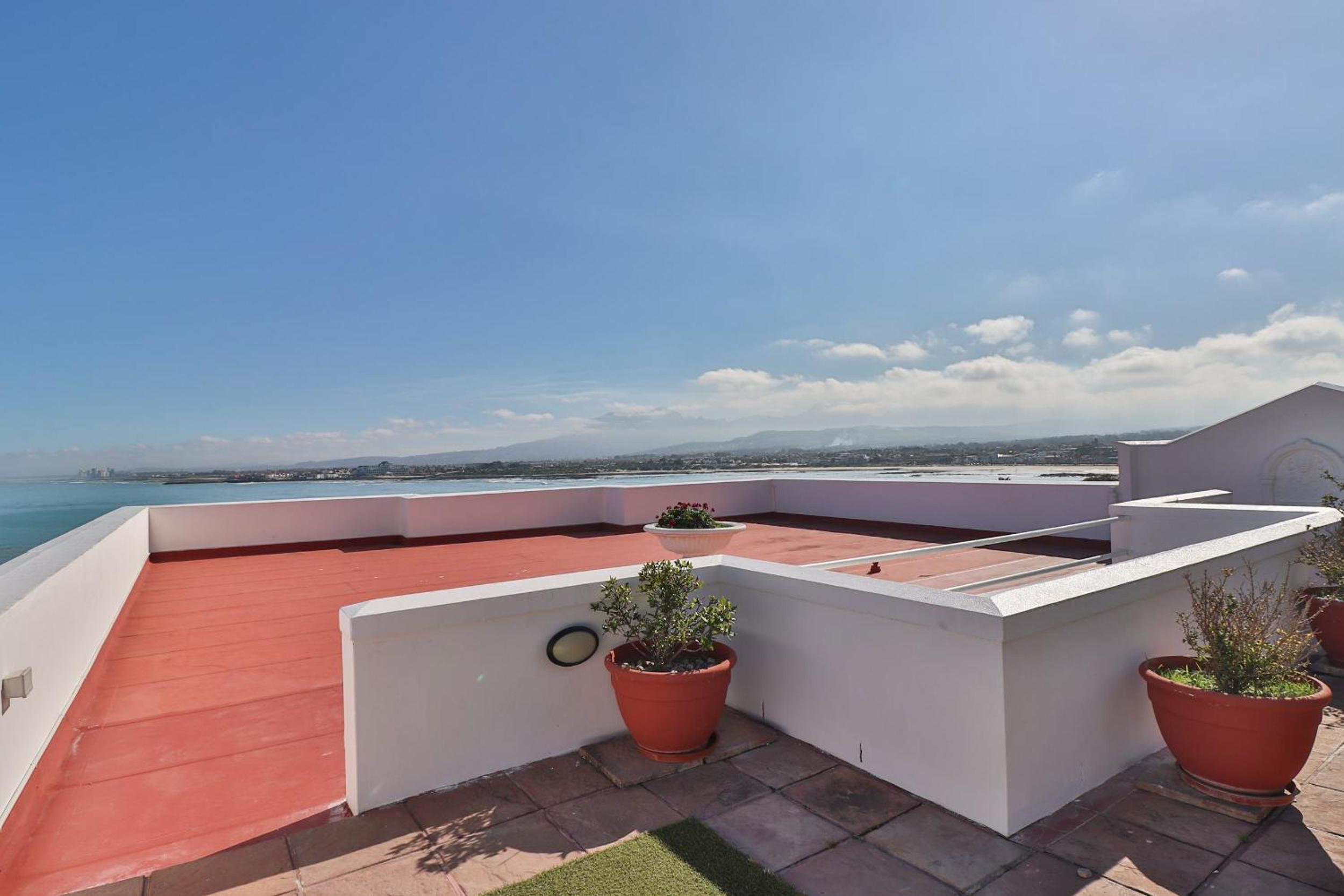 Penthouse Suite - 2 - Photo 5