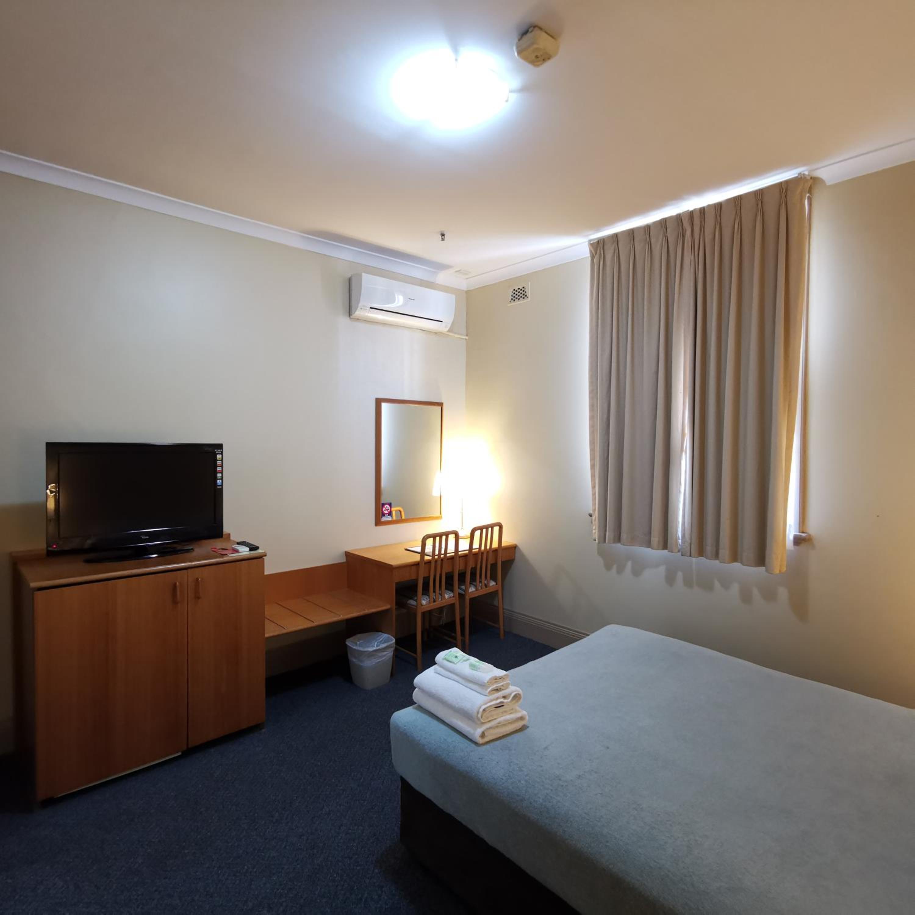 Standard Double Room - Photo 6