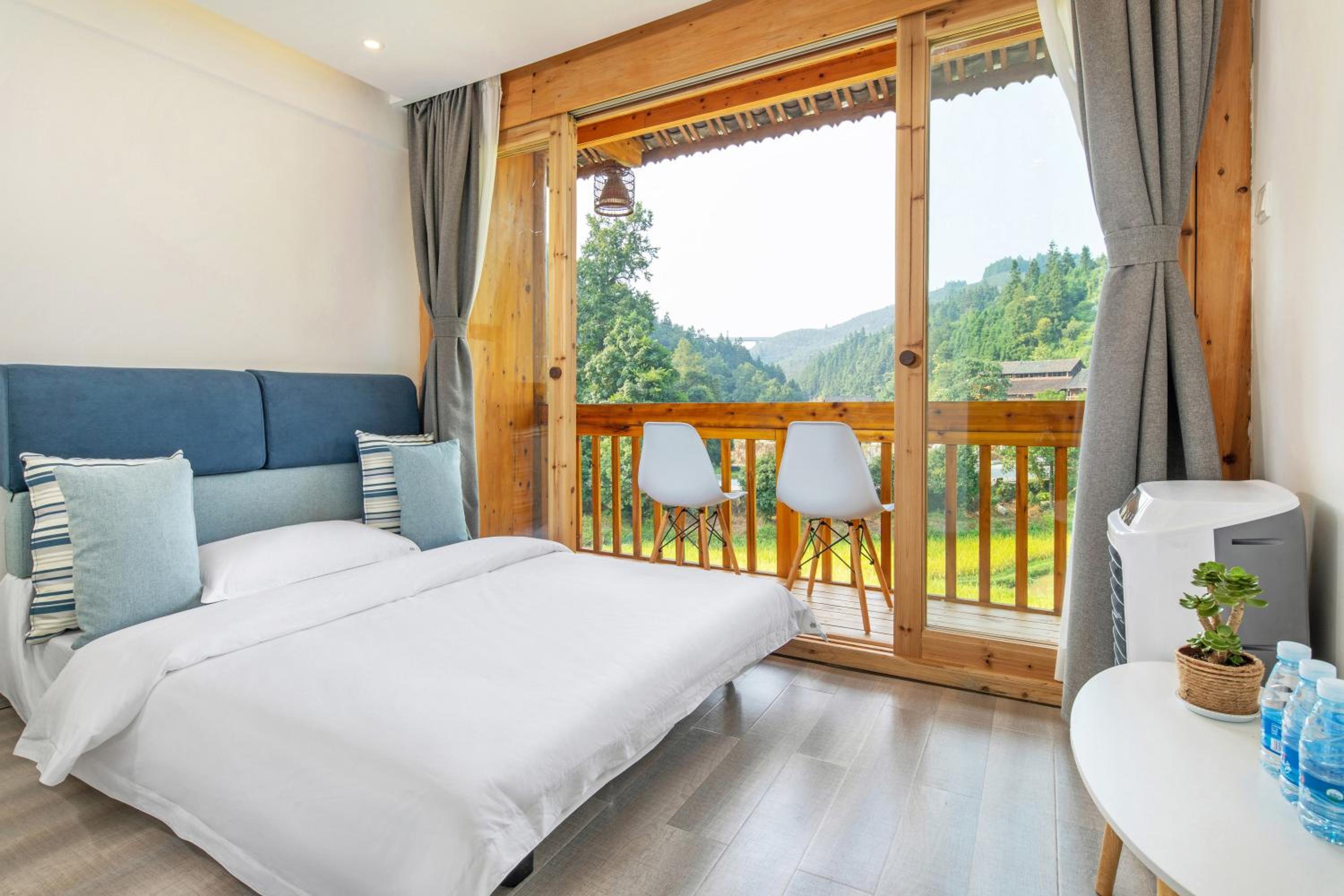 Family Room With Mountain View photo 1