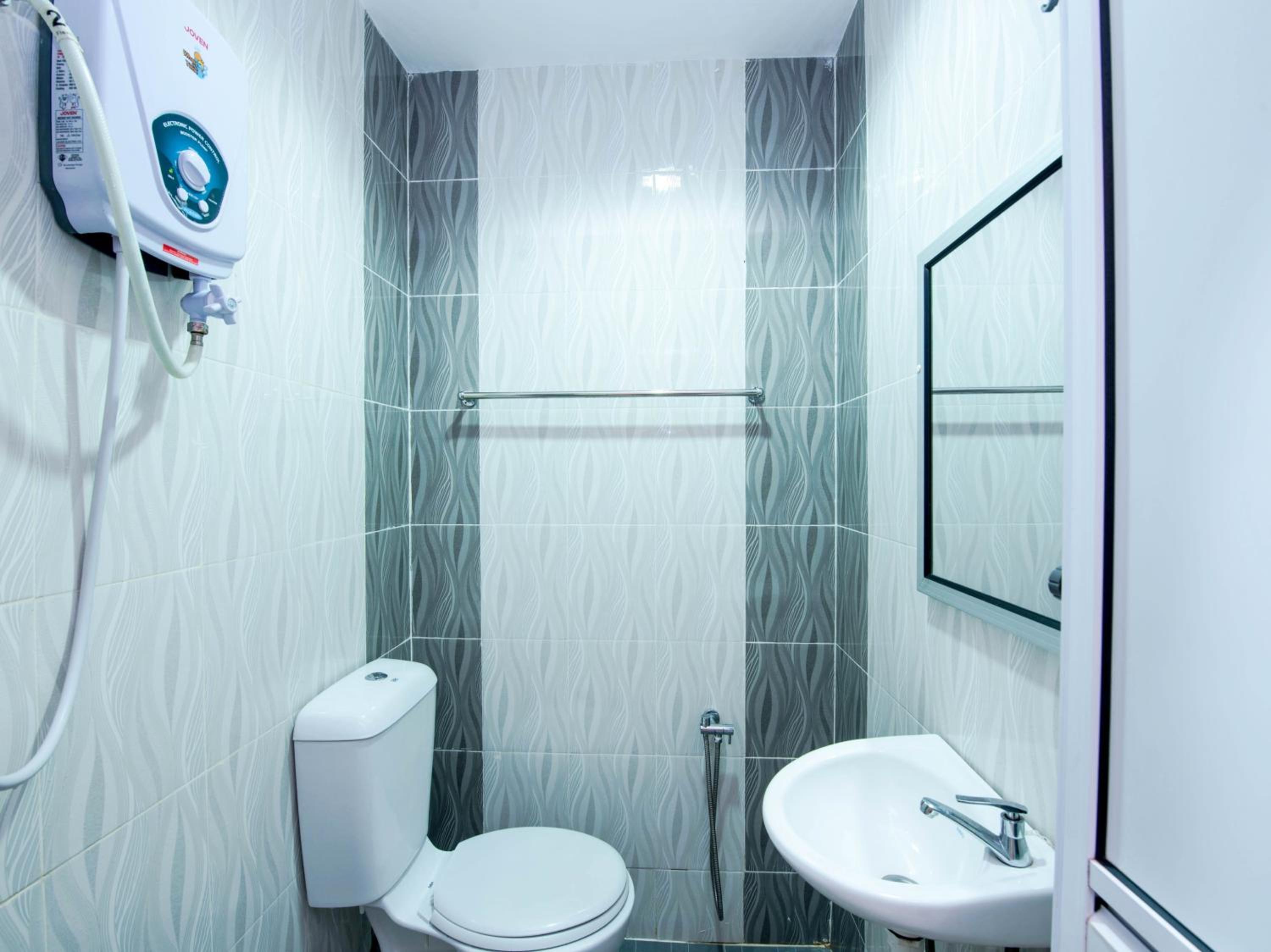 Superior Suite - Photo 11