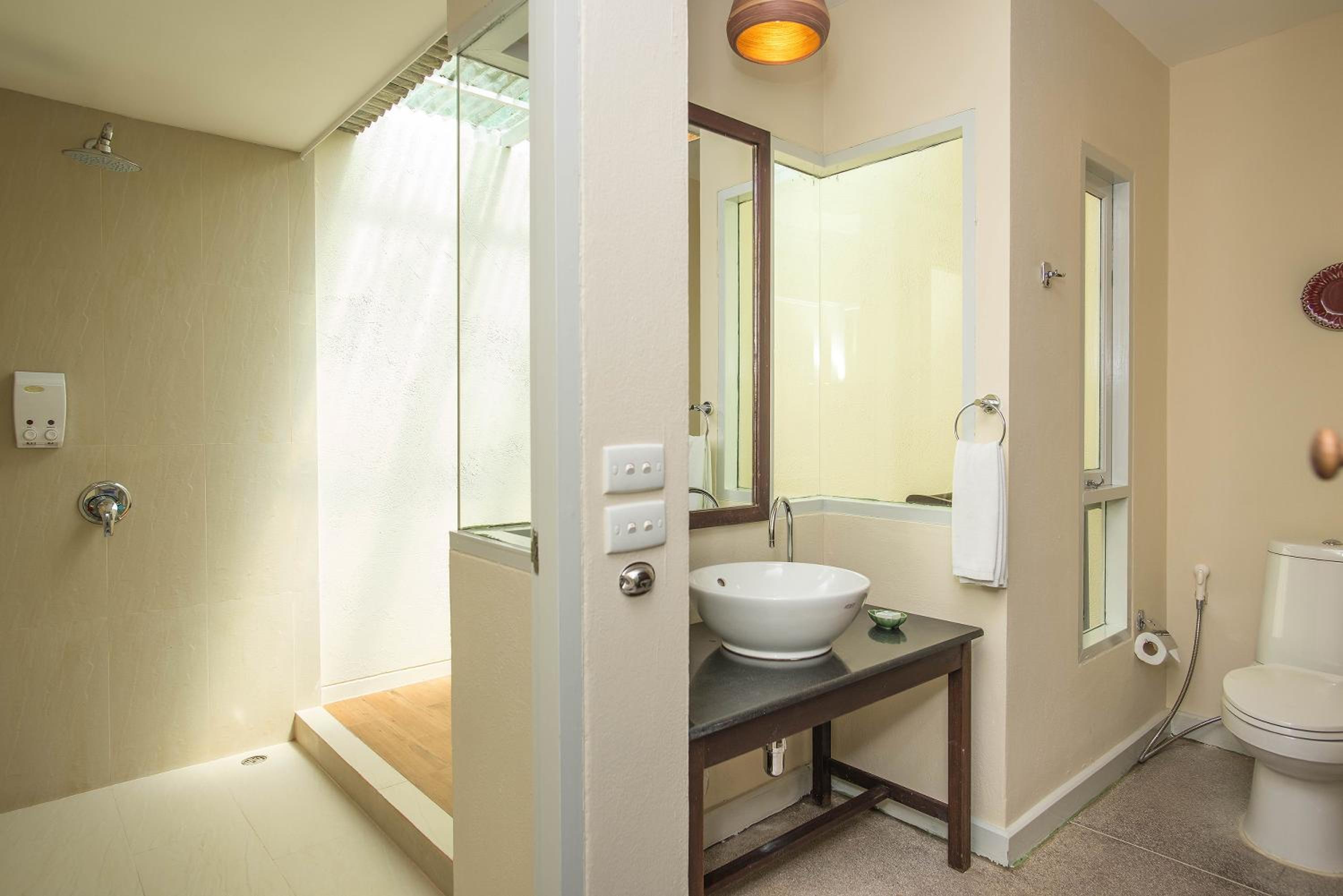 Deluxe Room Double or Twin  - Photo 12