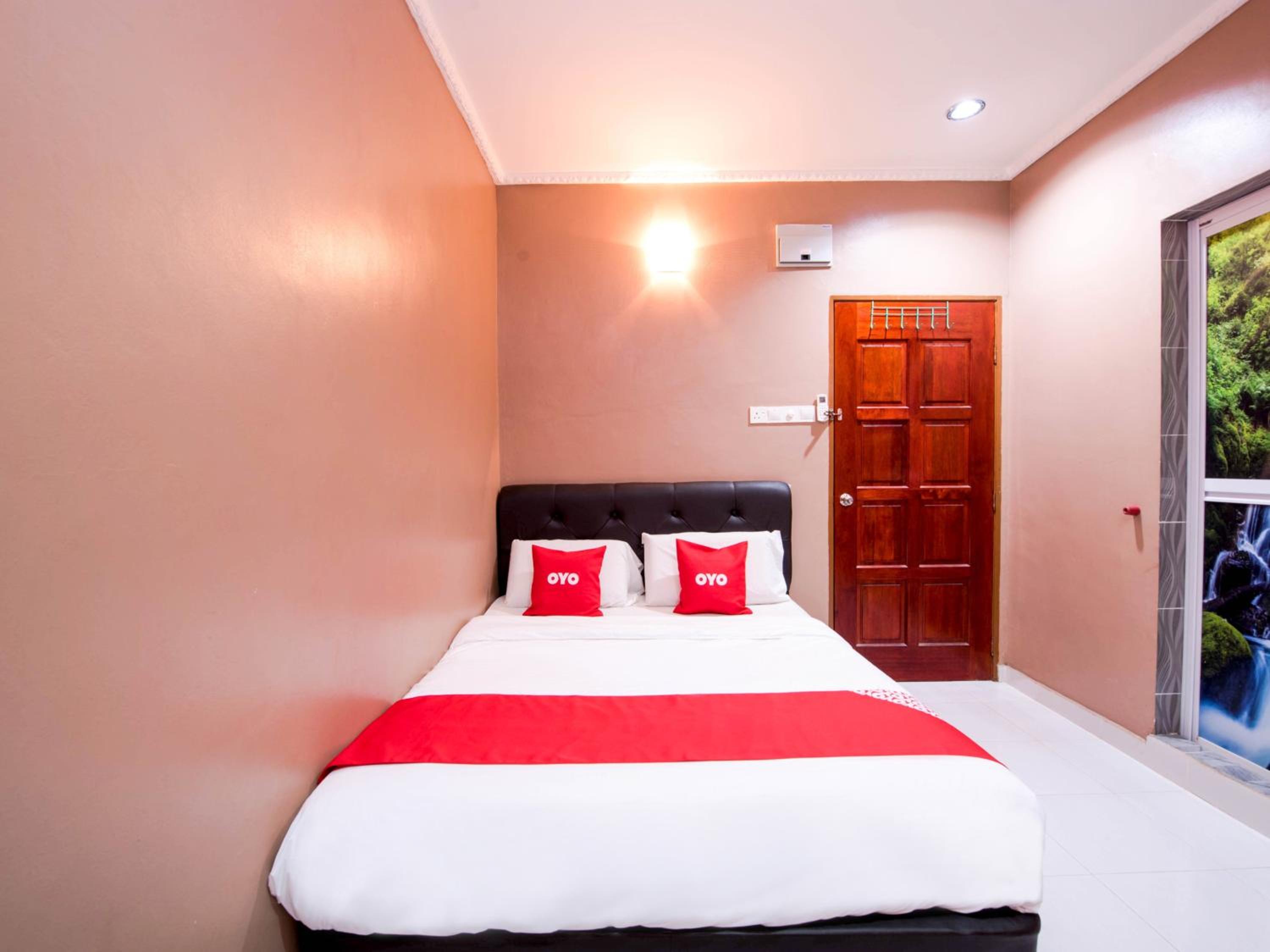 Standard Double Room - Photo 9
