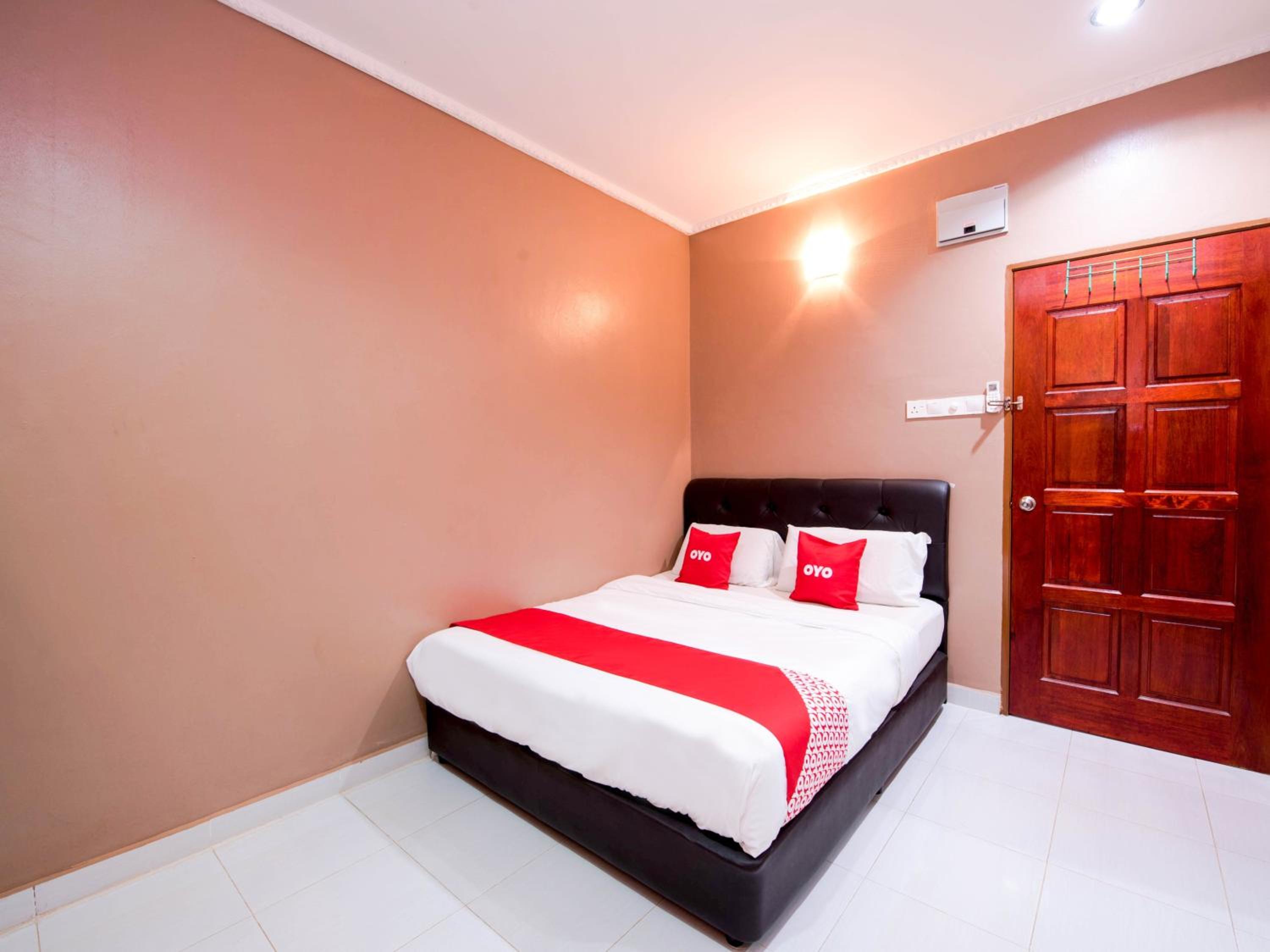 Standard Double Room - Photo 10