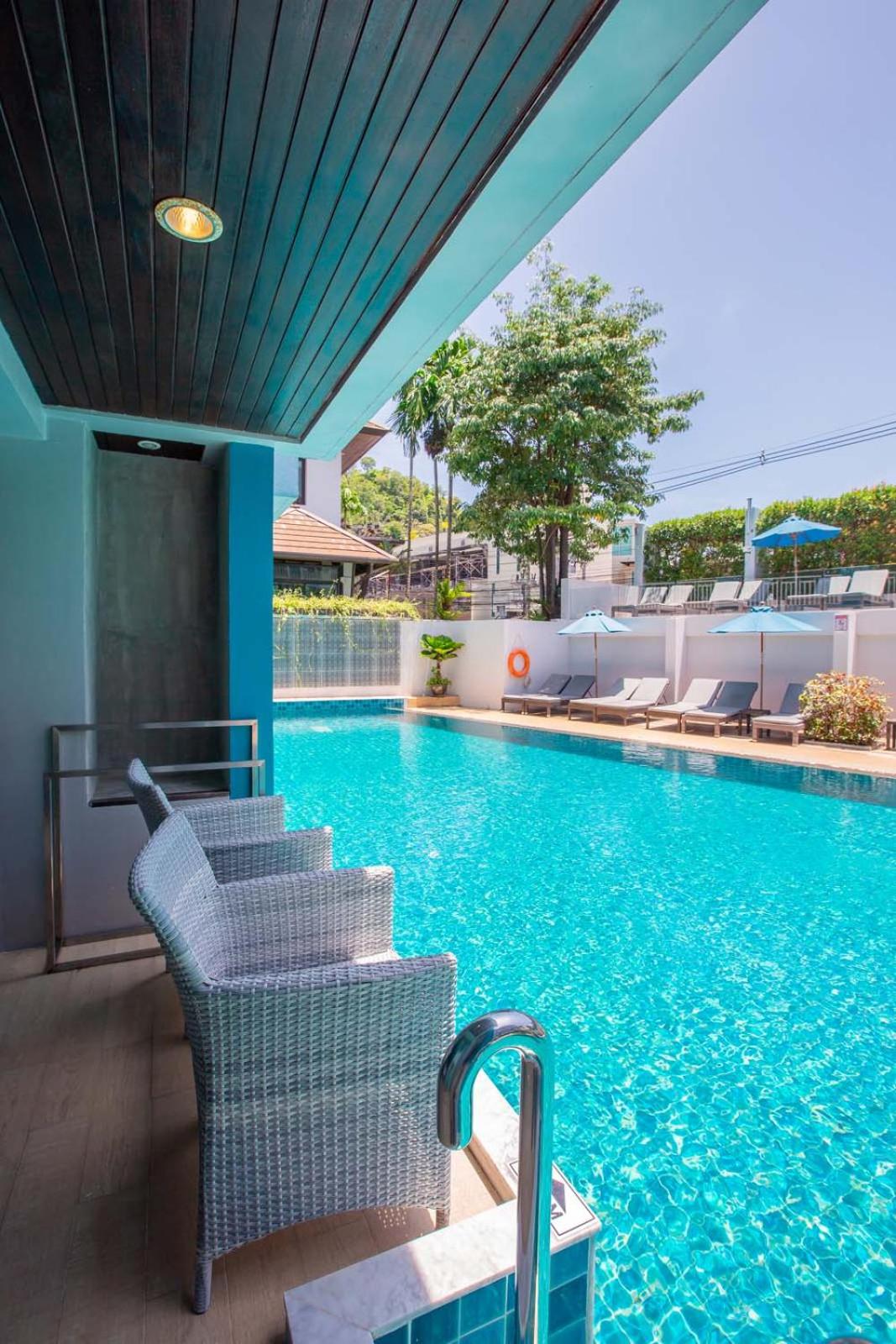 Deluxe Double Room with Pool Access - Photo 5