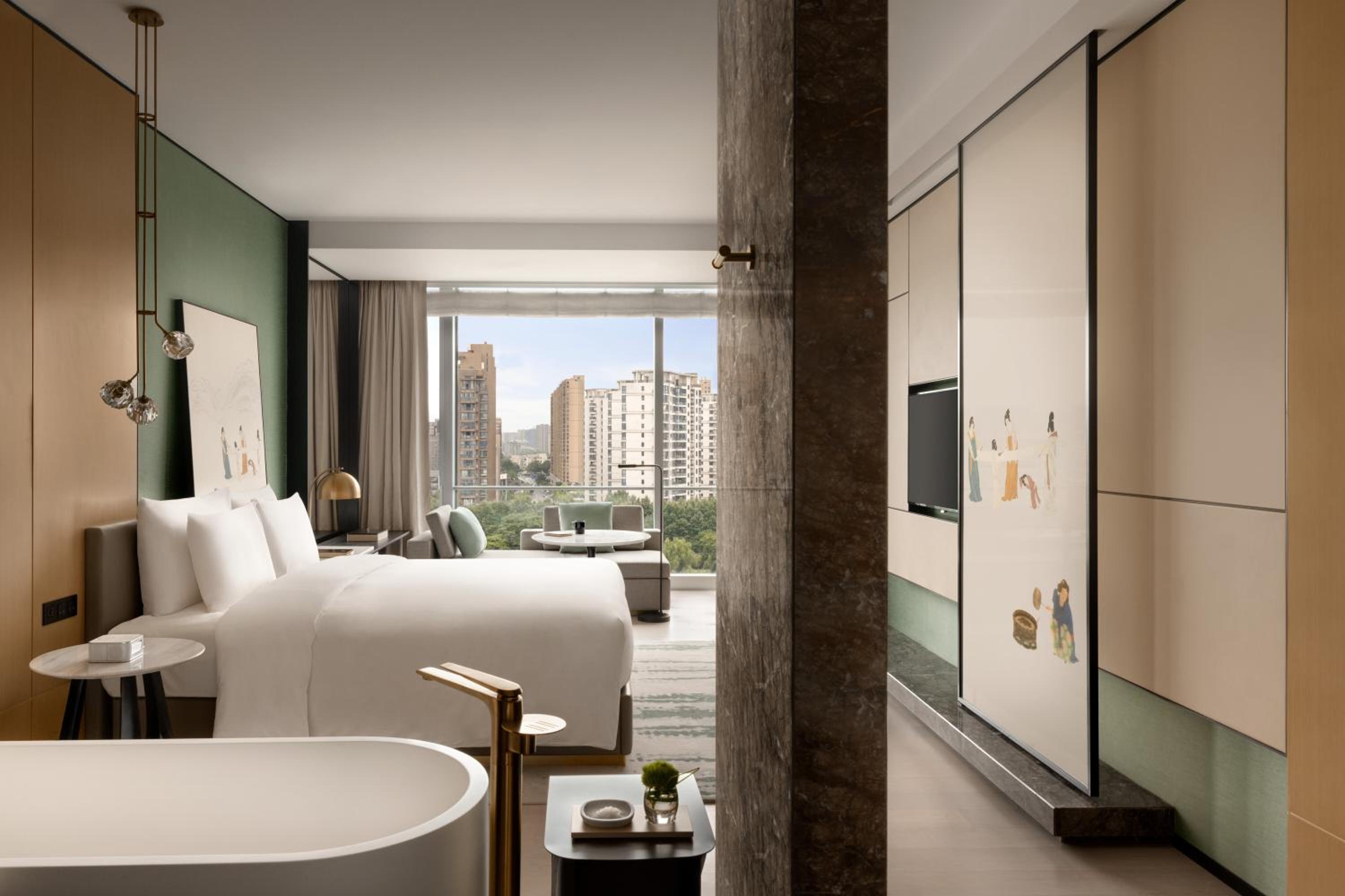 Deluxe King Room - Photo 4