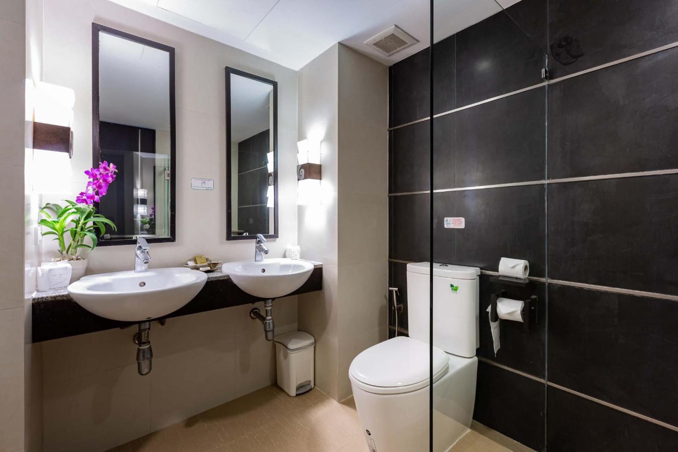 Superior Double Room with Balcony - Photo 5