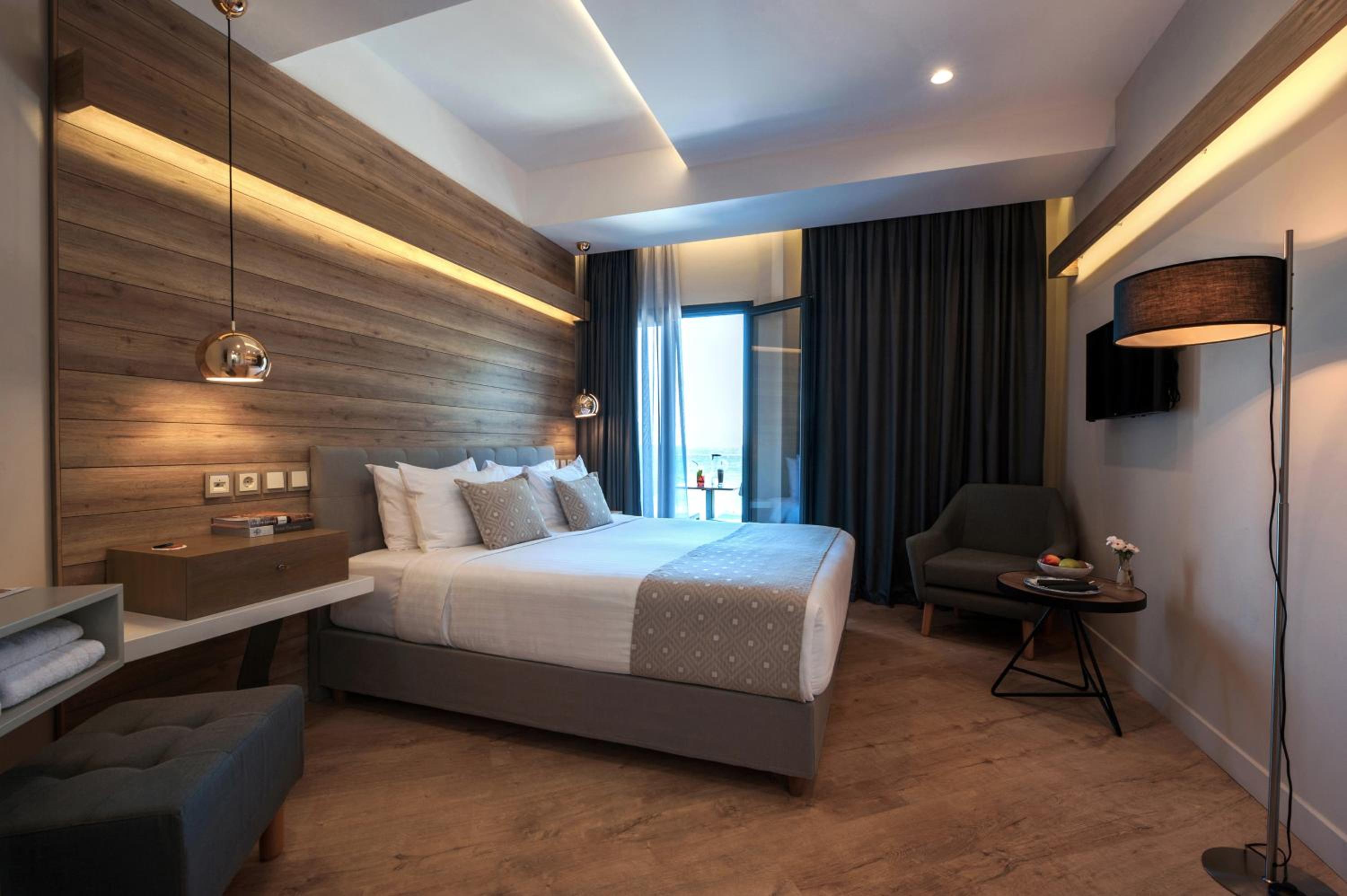 Double or Twin Room with Sea View - Photo 6
