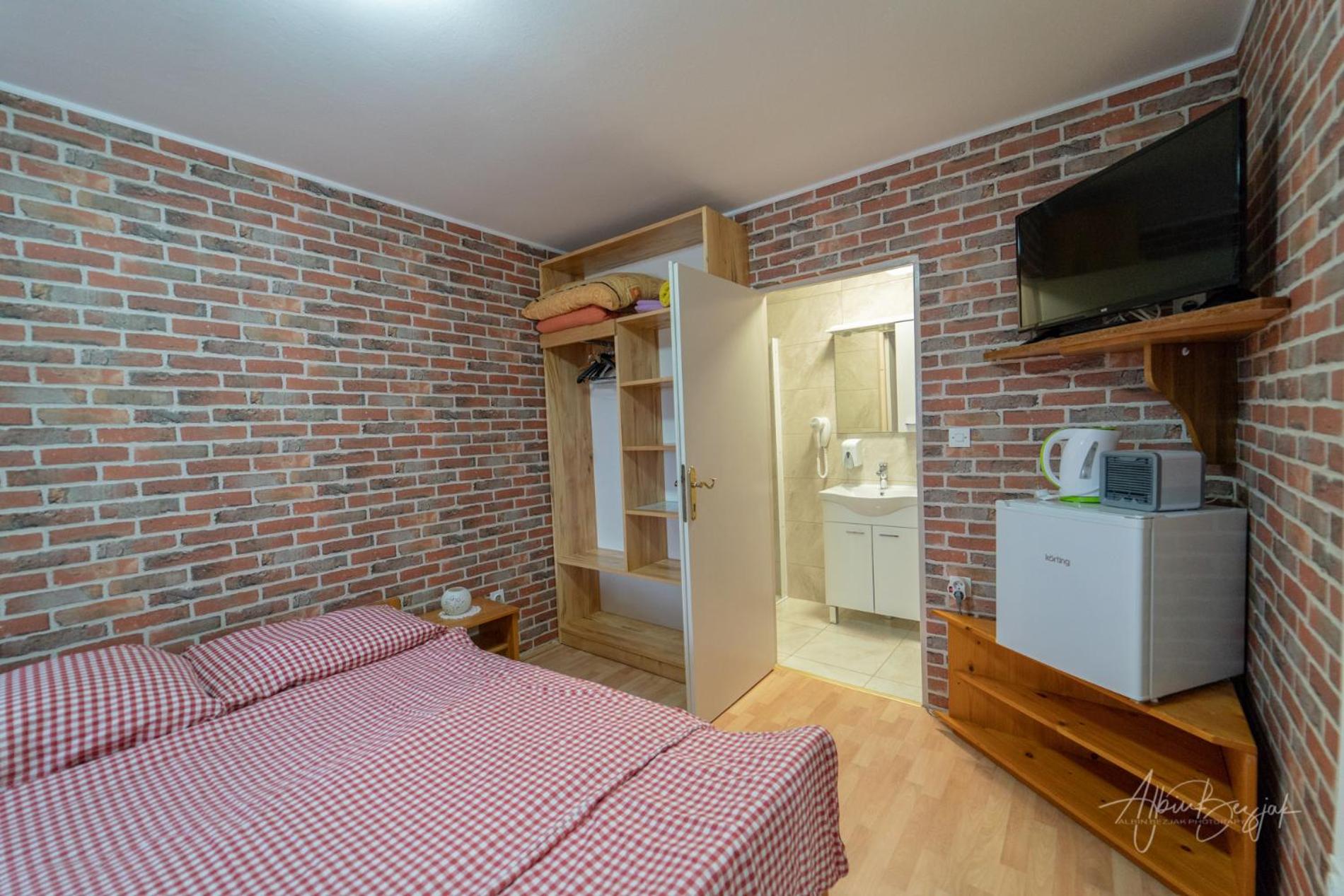 Budget Double Room - Ground Floor - Photo 7