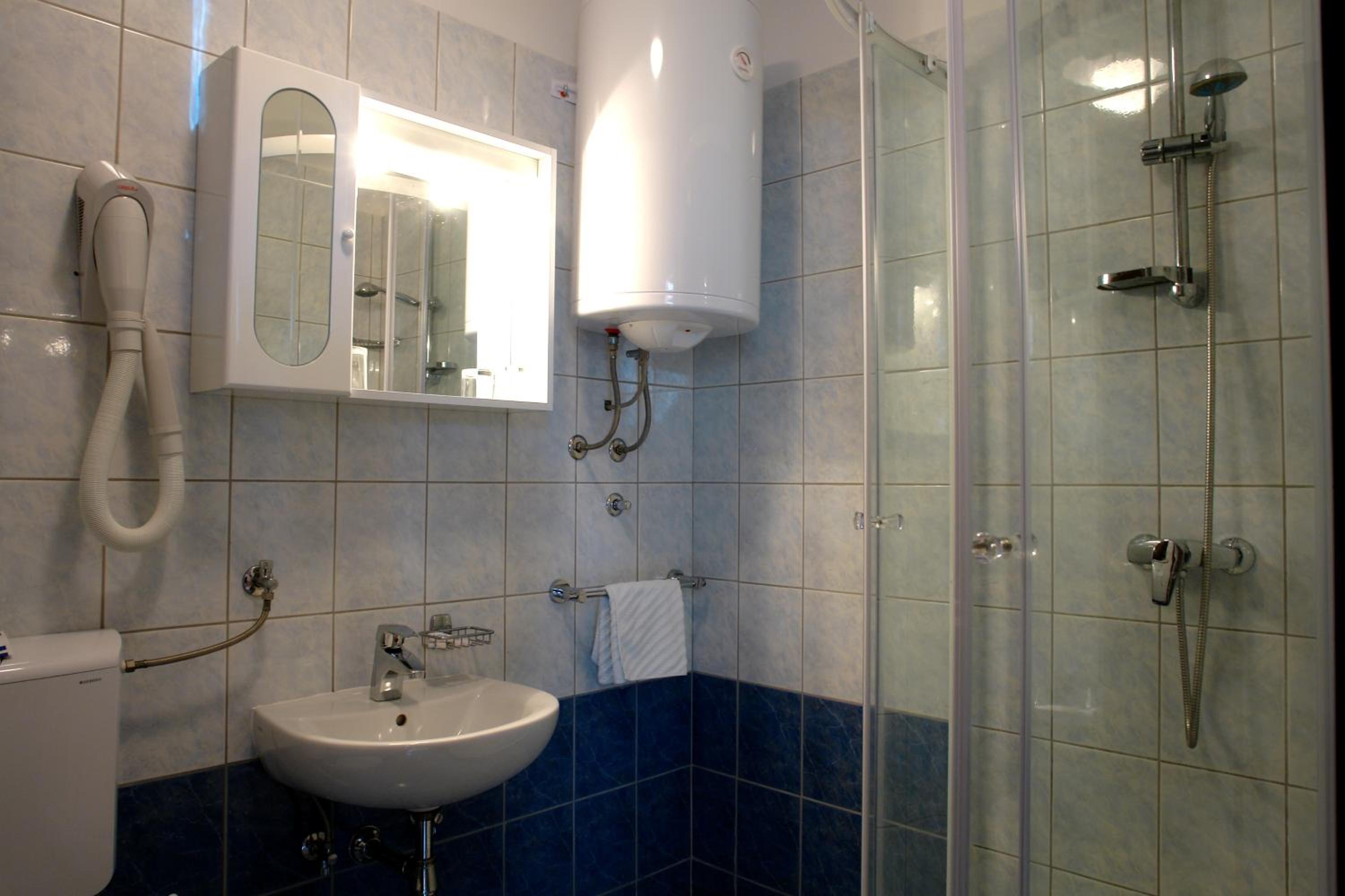 Economy Studio With Balcony (3 Adults) photo 3
