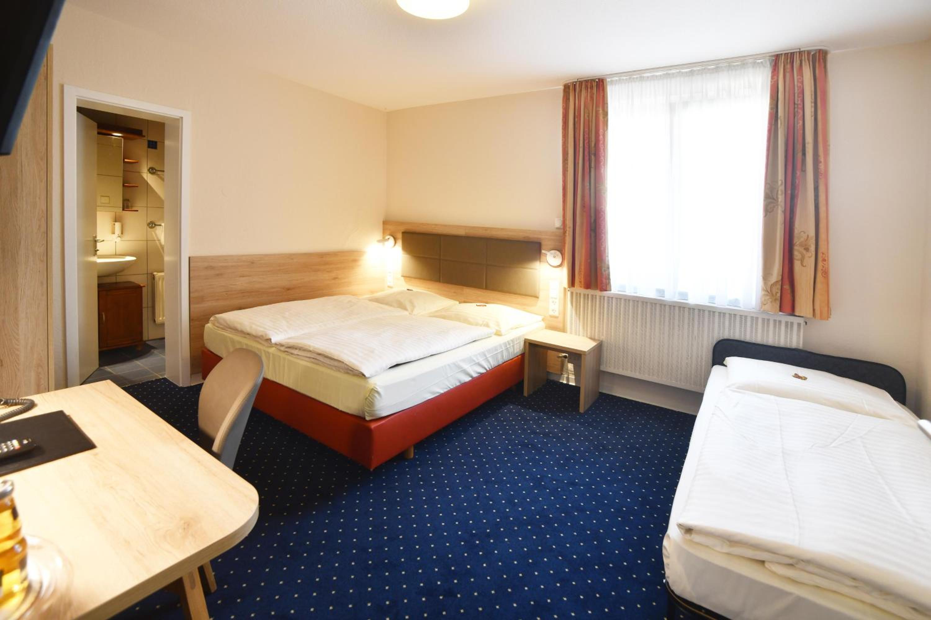 Comfort Room - Photo 6