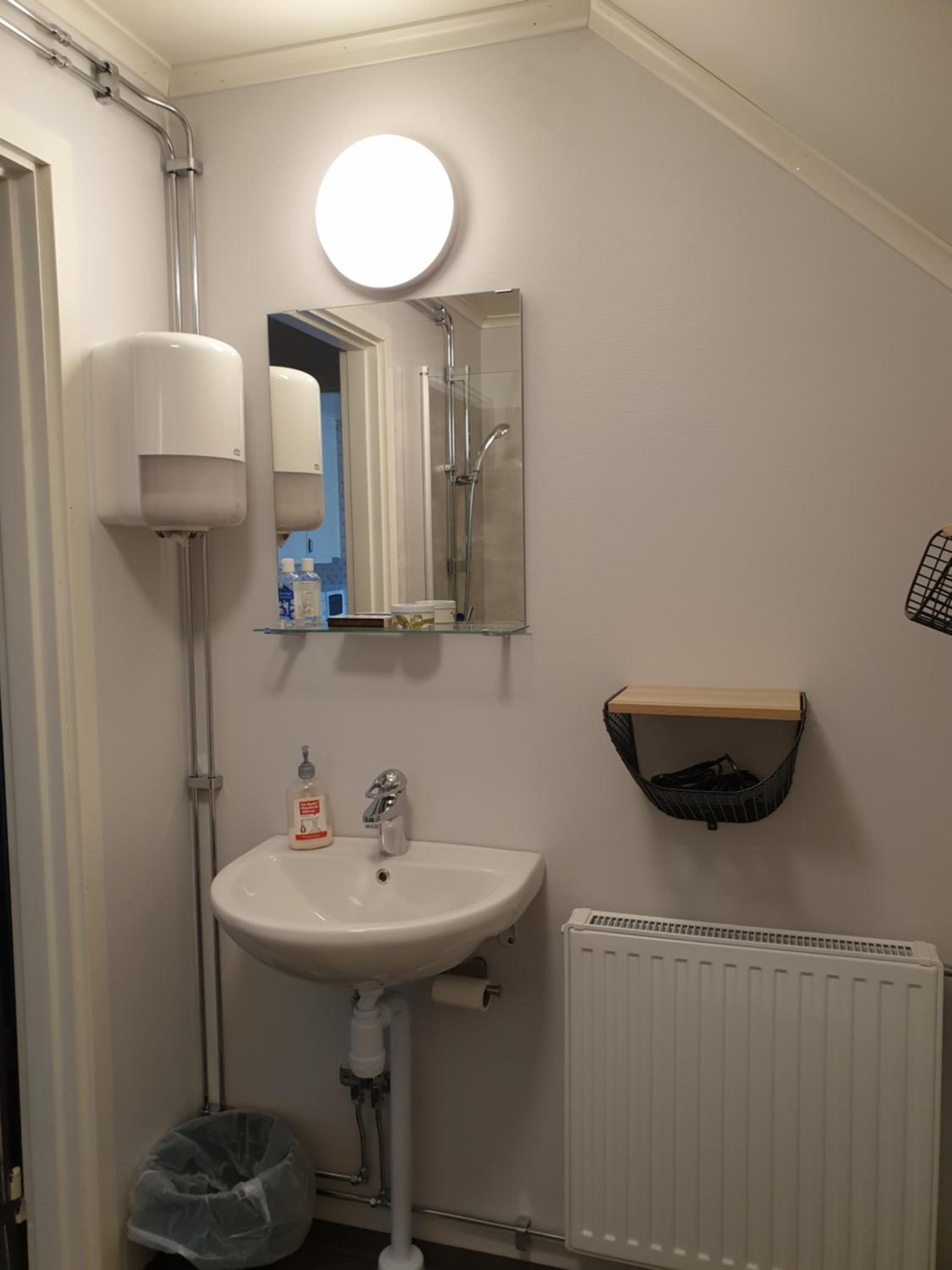 Double Room - Photo 9