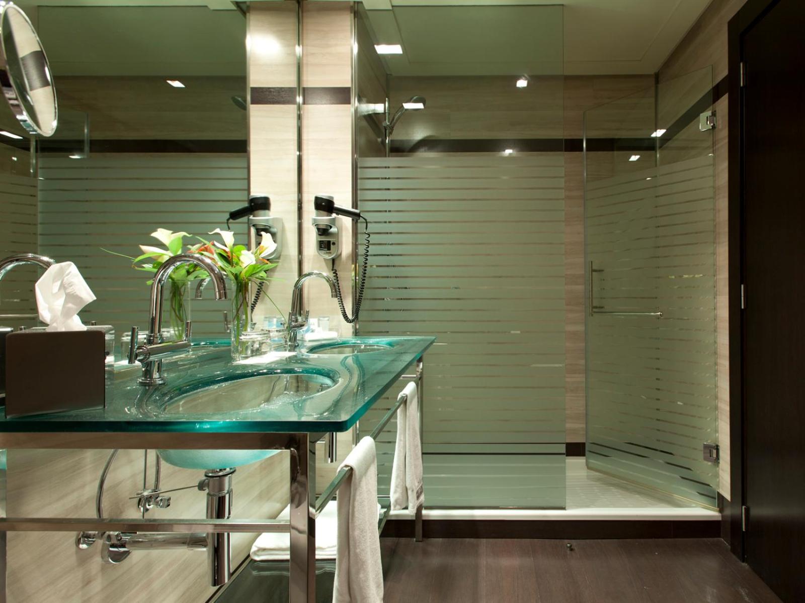 Double or Twin Room - Photo 3