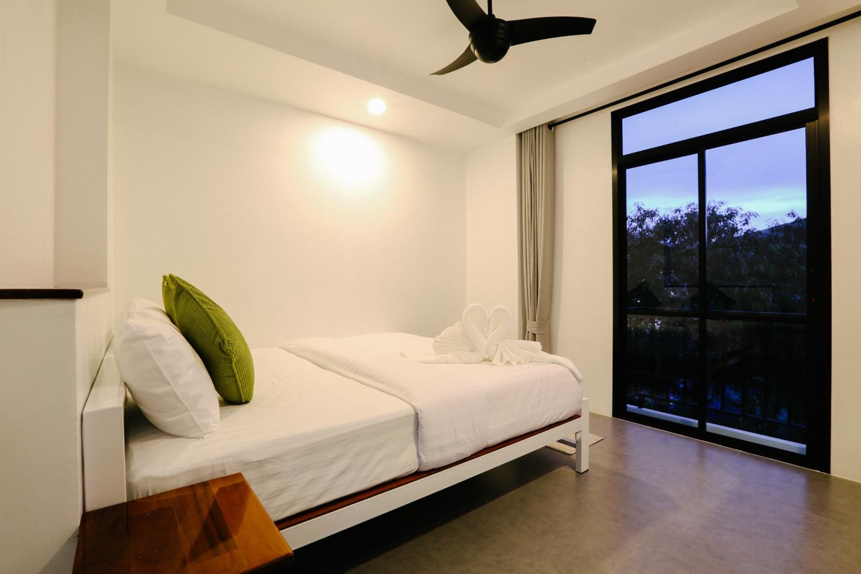 One-Bedroom Apartment - Photo 3