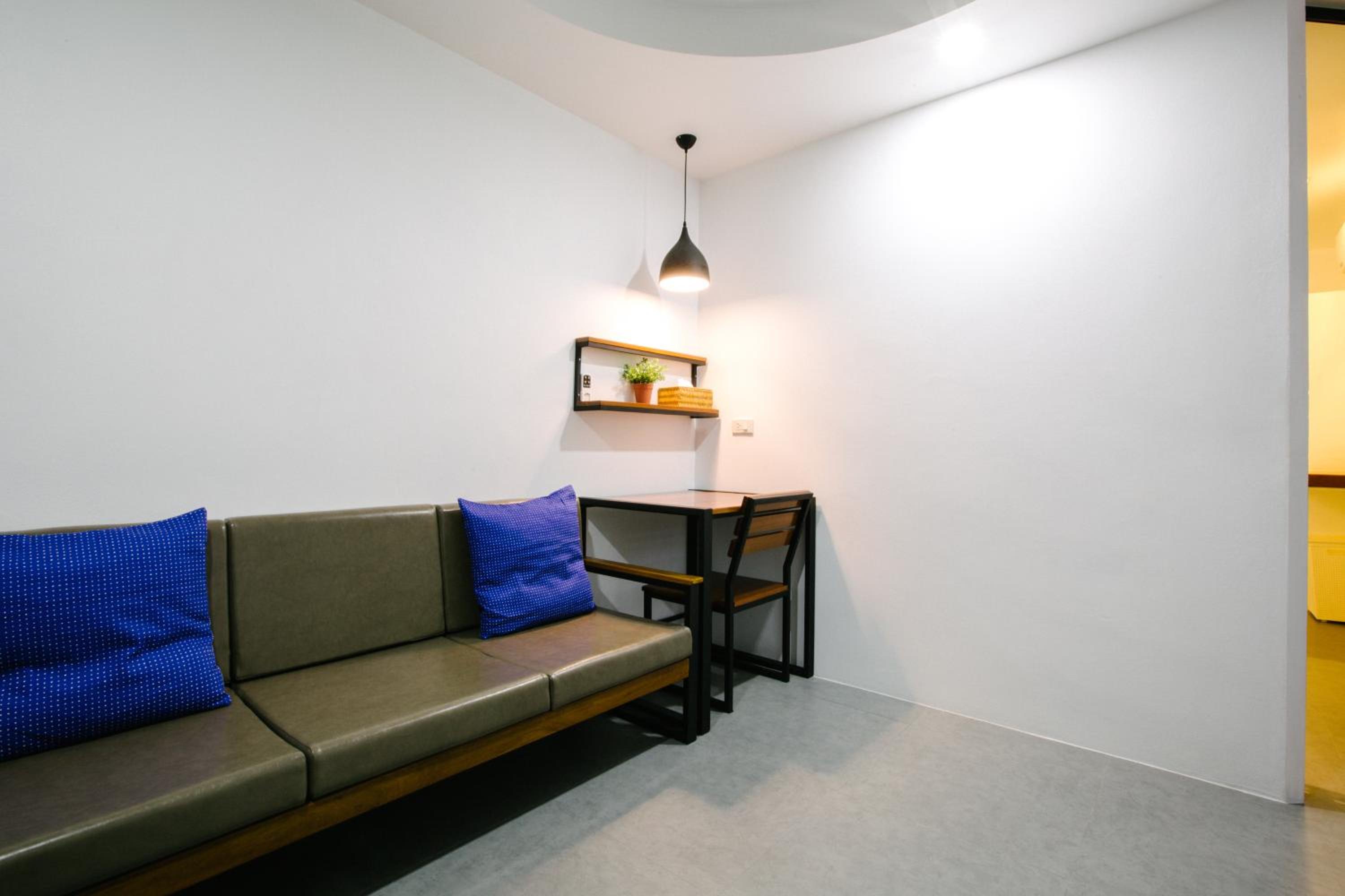 One-Bedroom Apartment - Photo 5