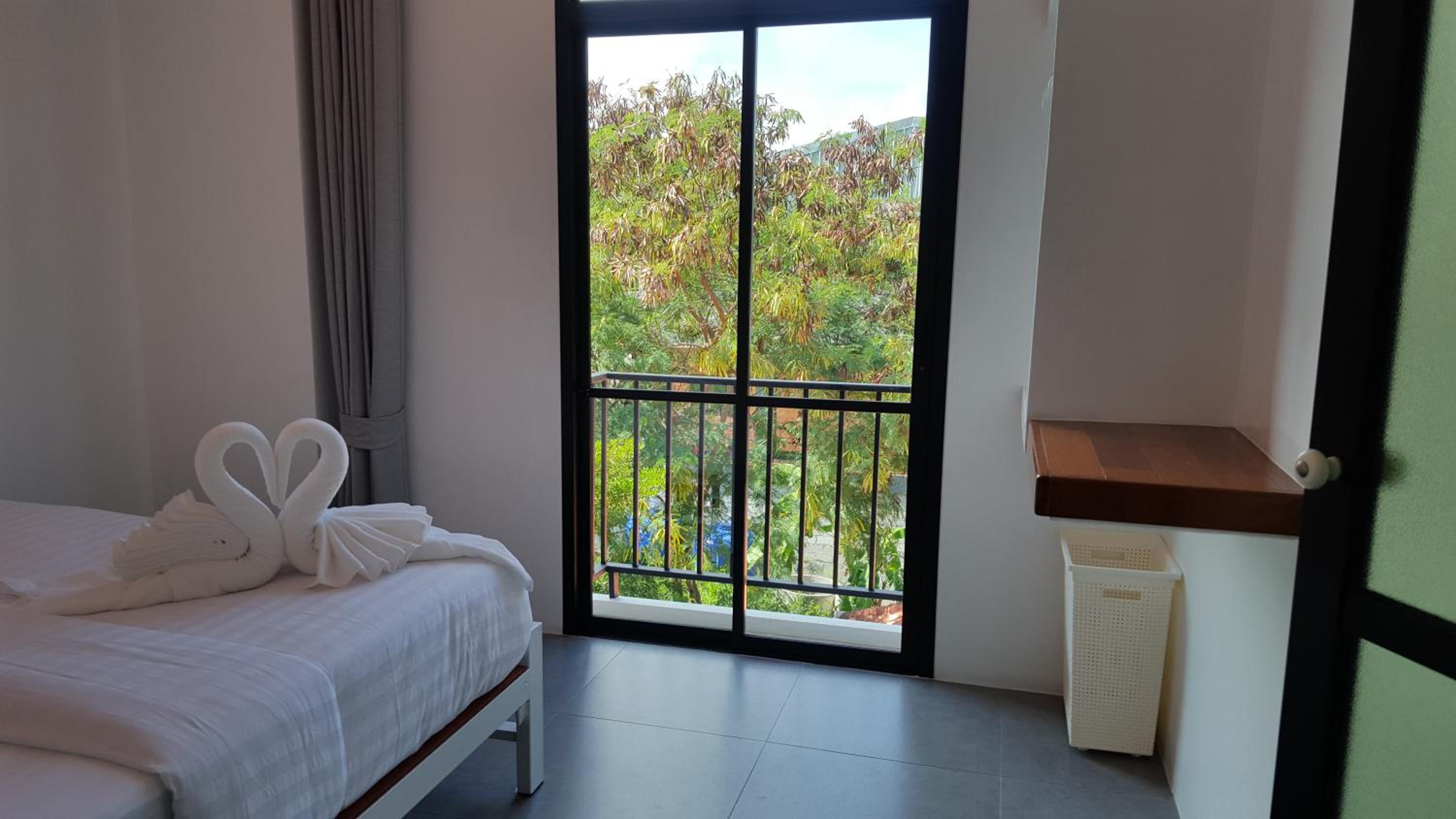 One-Bedroom Apartment - Photo 17