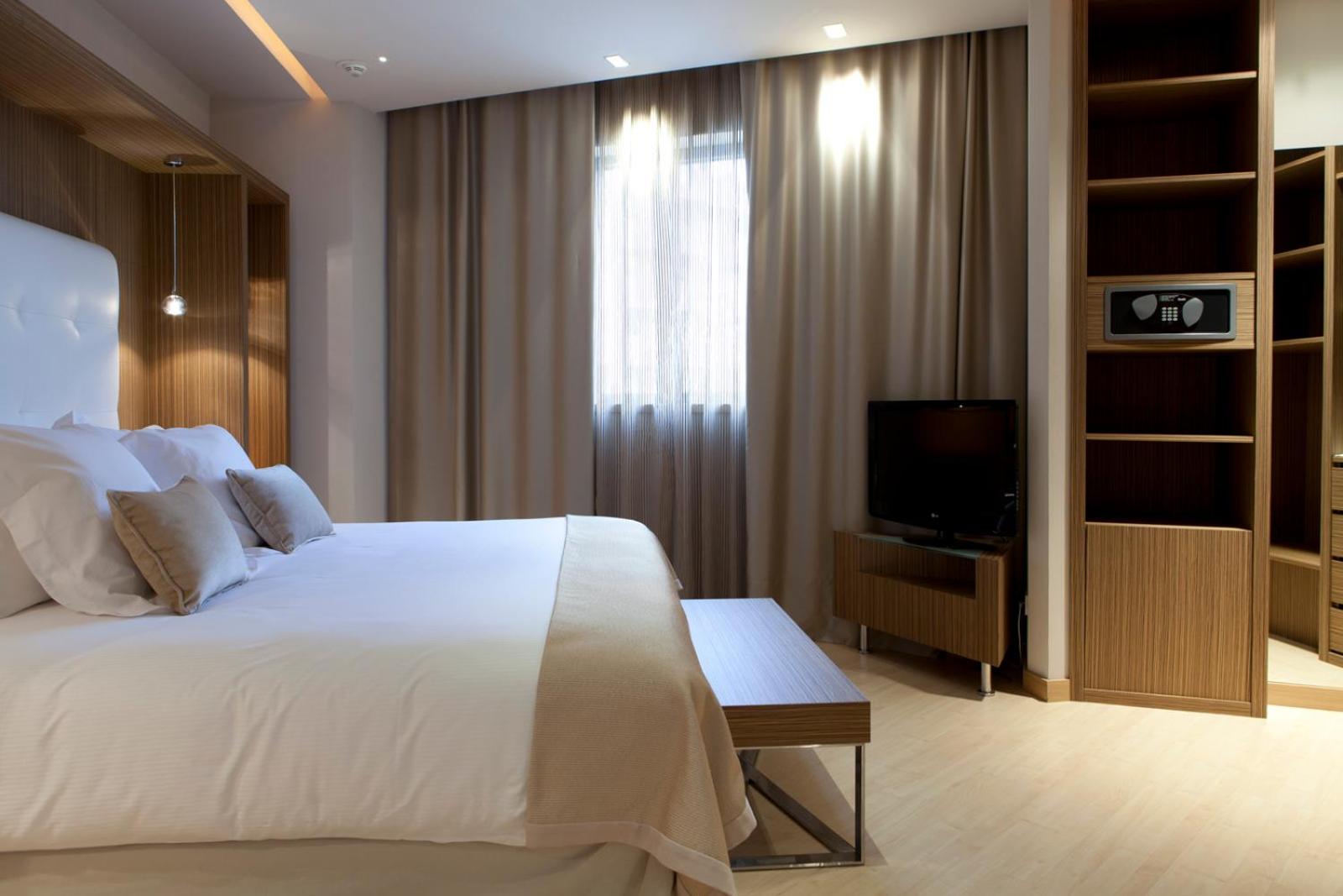 Suite - Photo 10