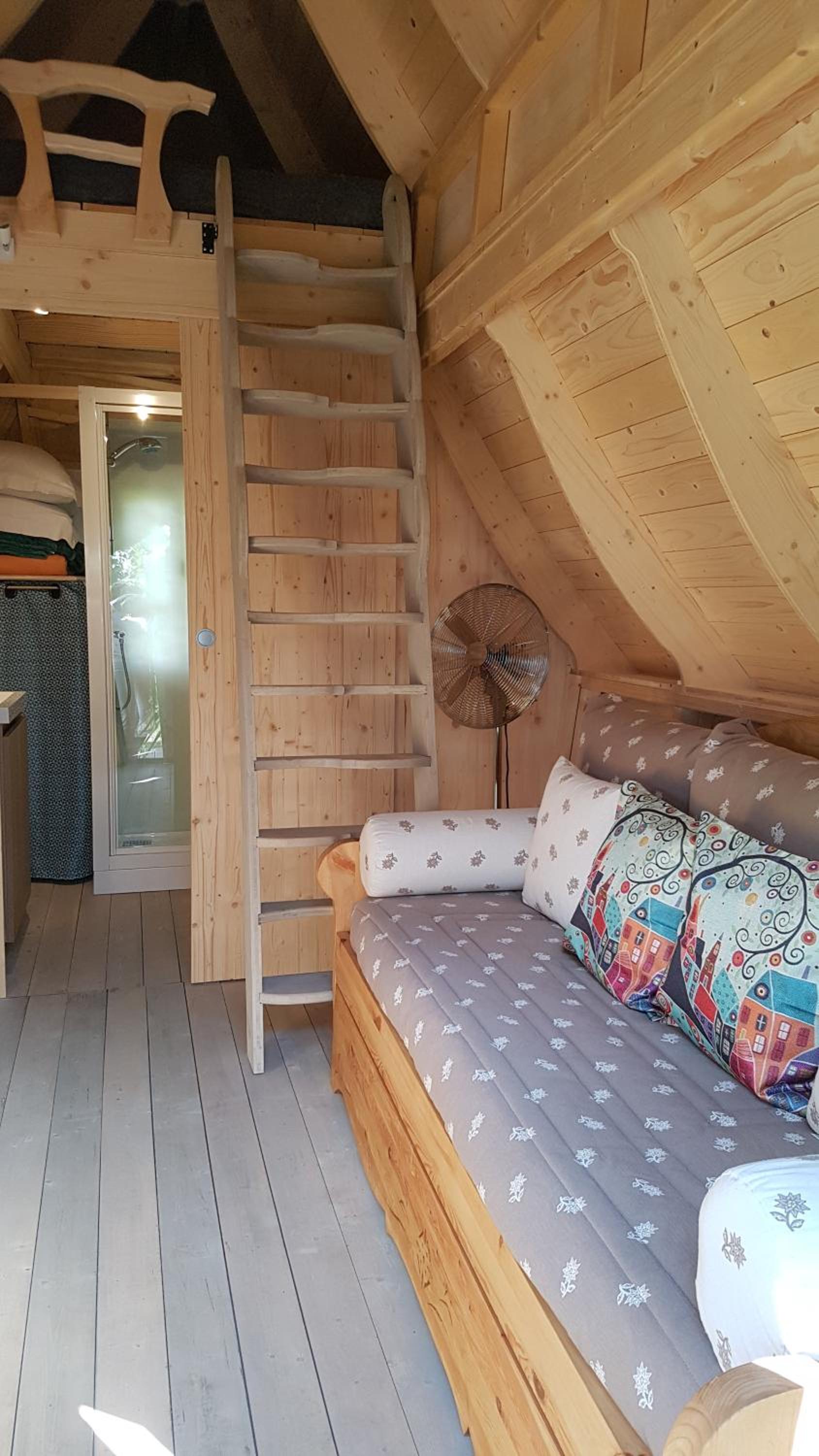 Superior Chalet - Photo 2