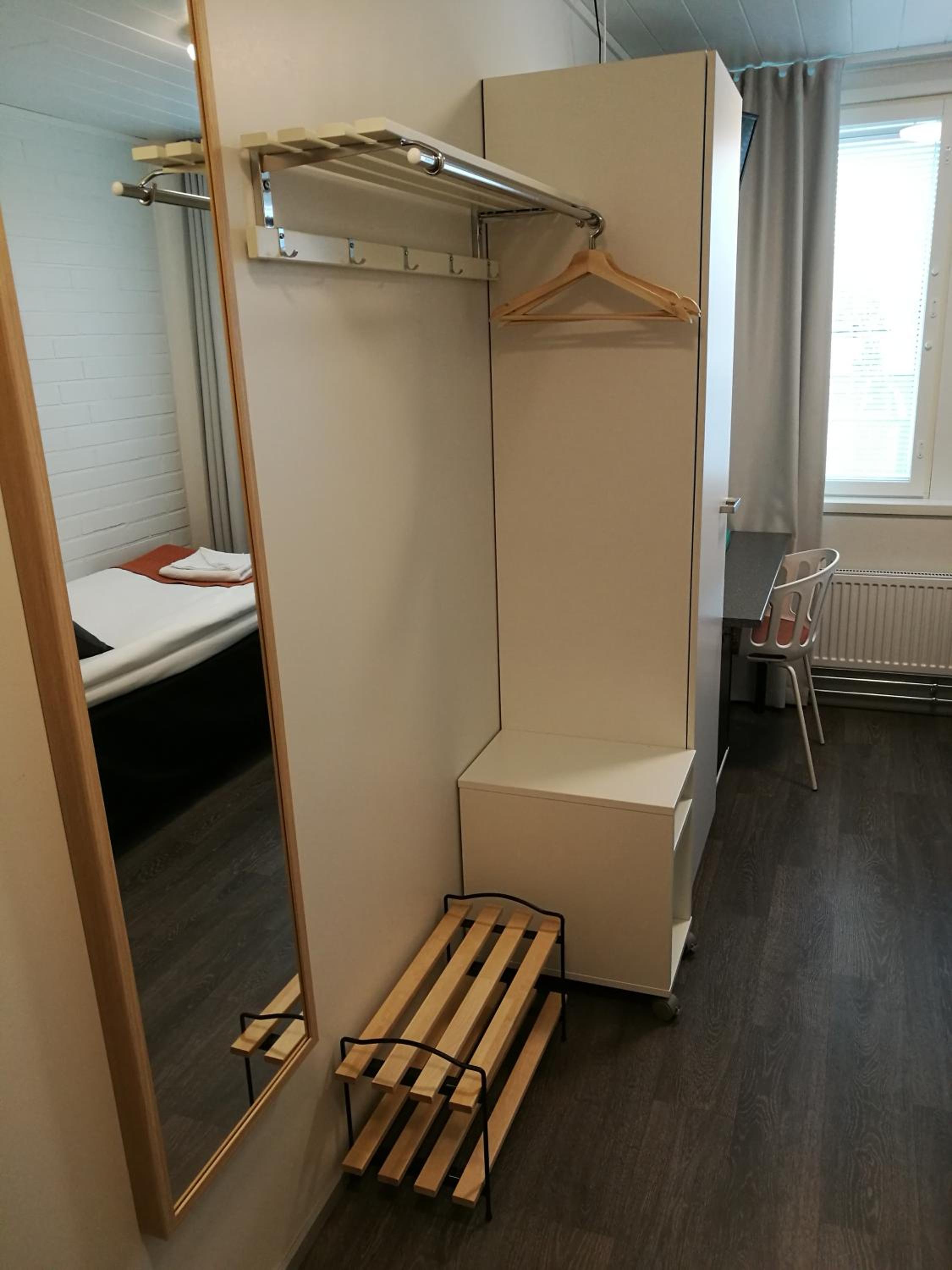 Small Single Room photo 3