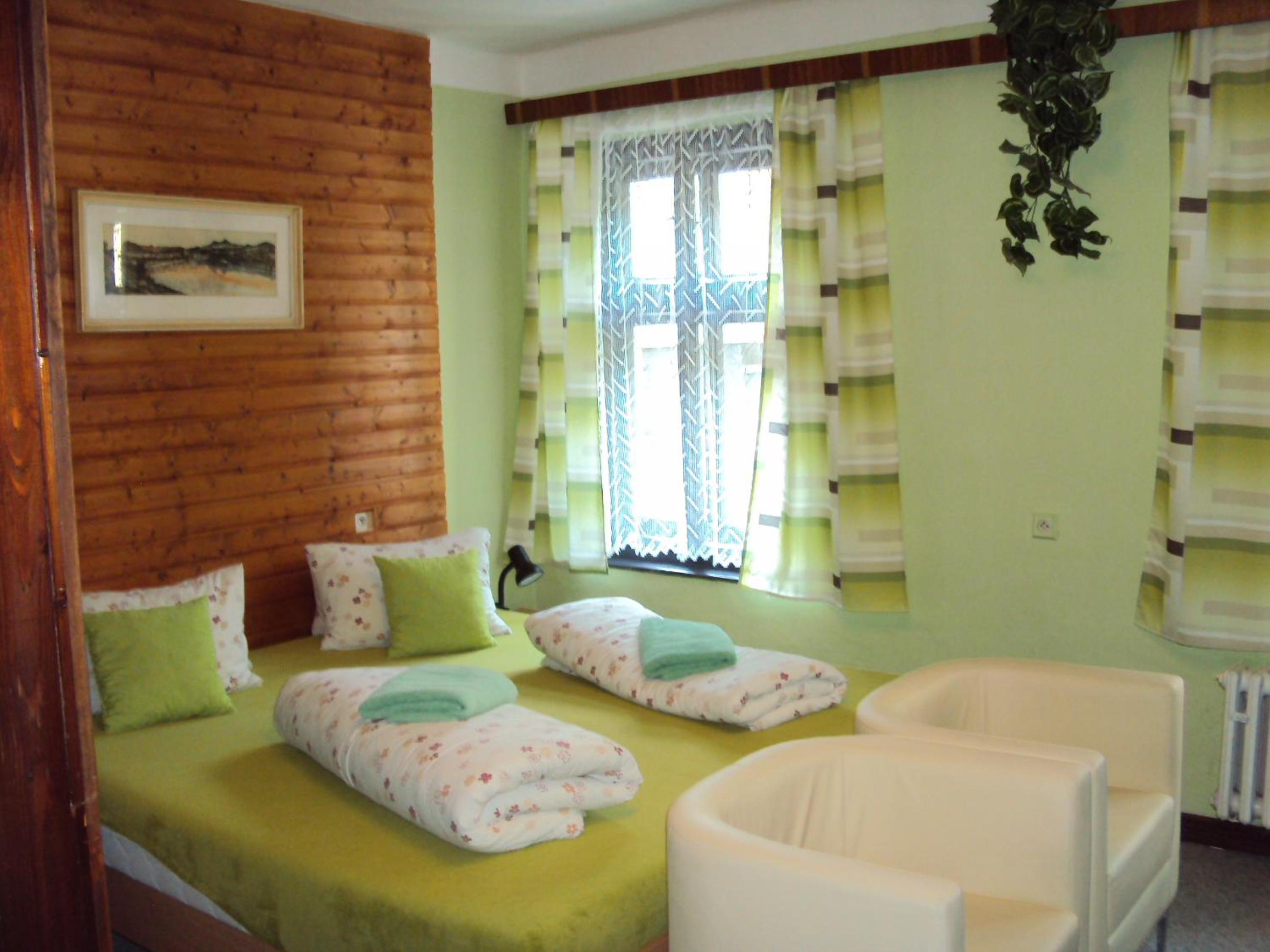 Family Room photo 3