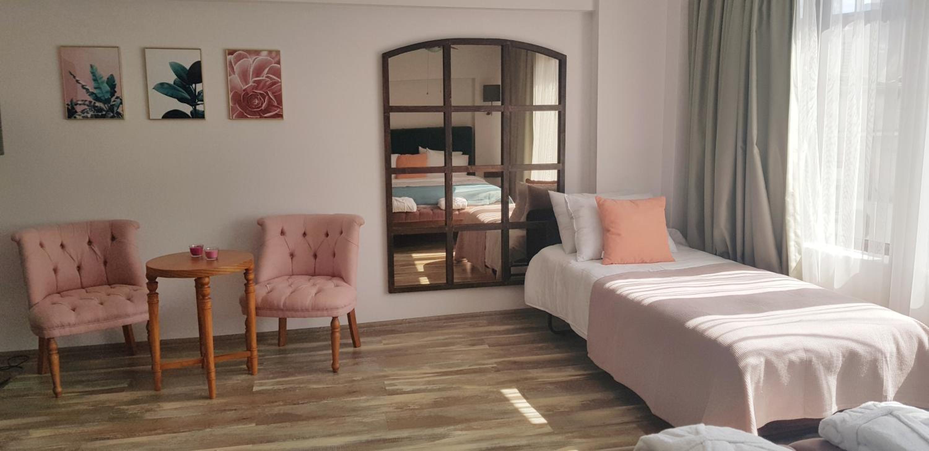 Large Double Room photo 1