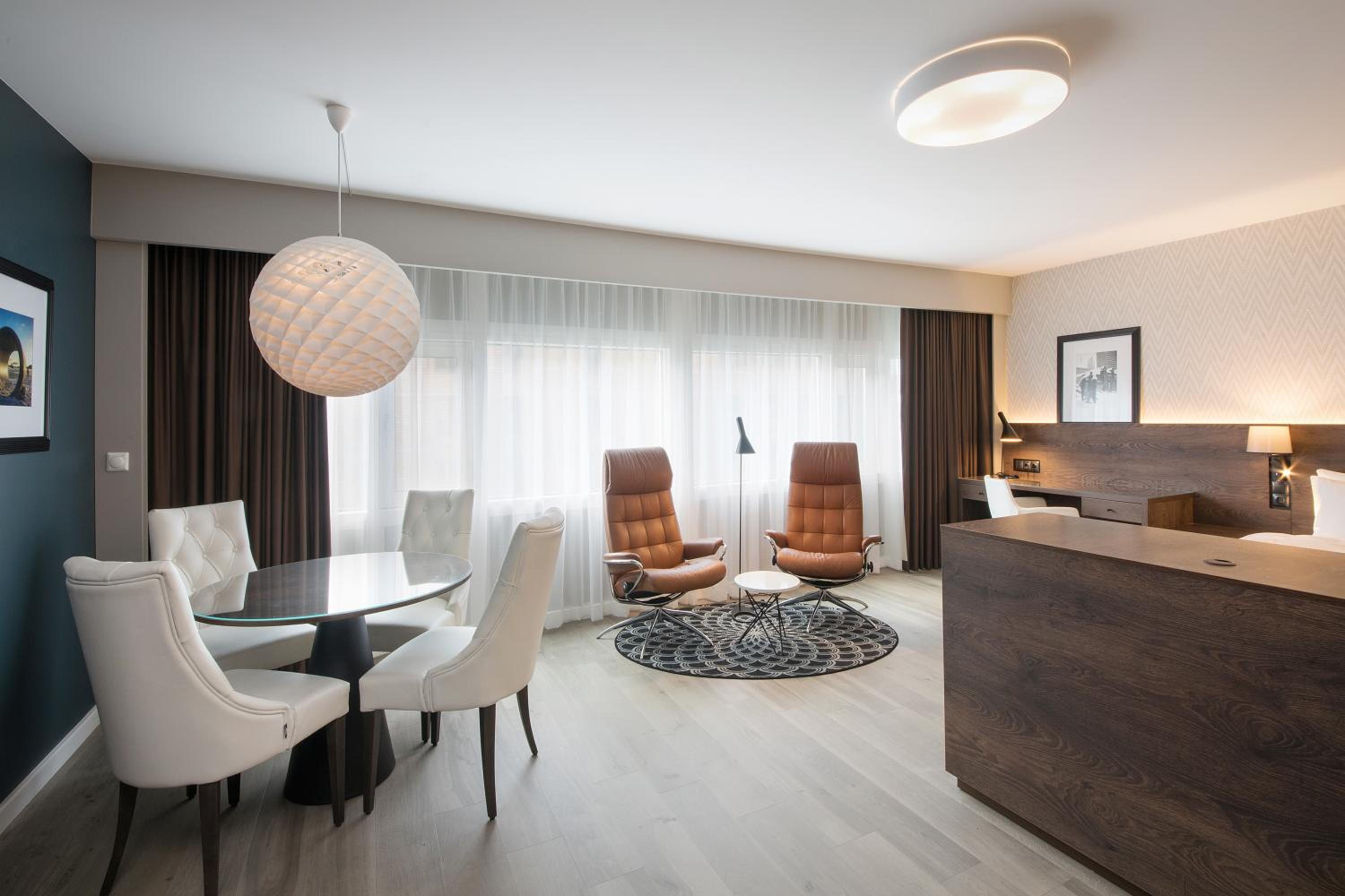 Junior Suite thumbnail 6